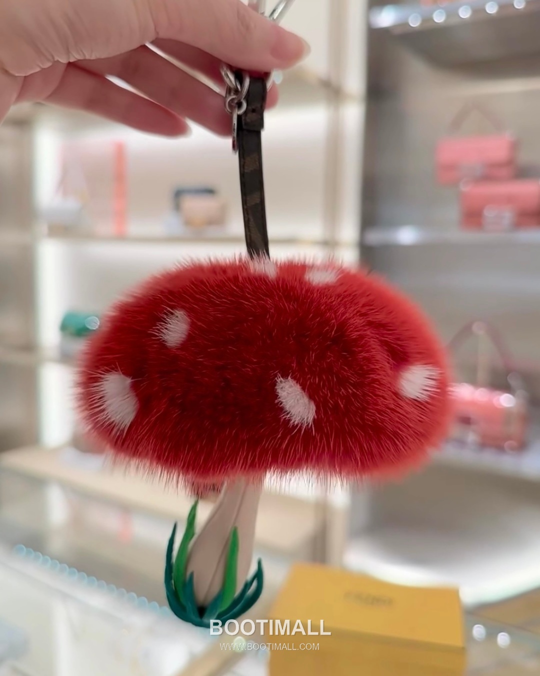 Fendi Mushroom Fur Charm Mink Brown Bag 펜디 머쉬룸 퍼 참 밍크 브라운 백 12cm 3