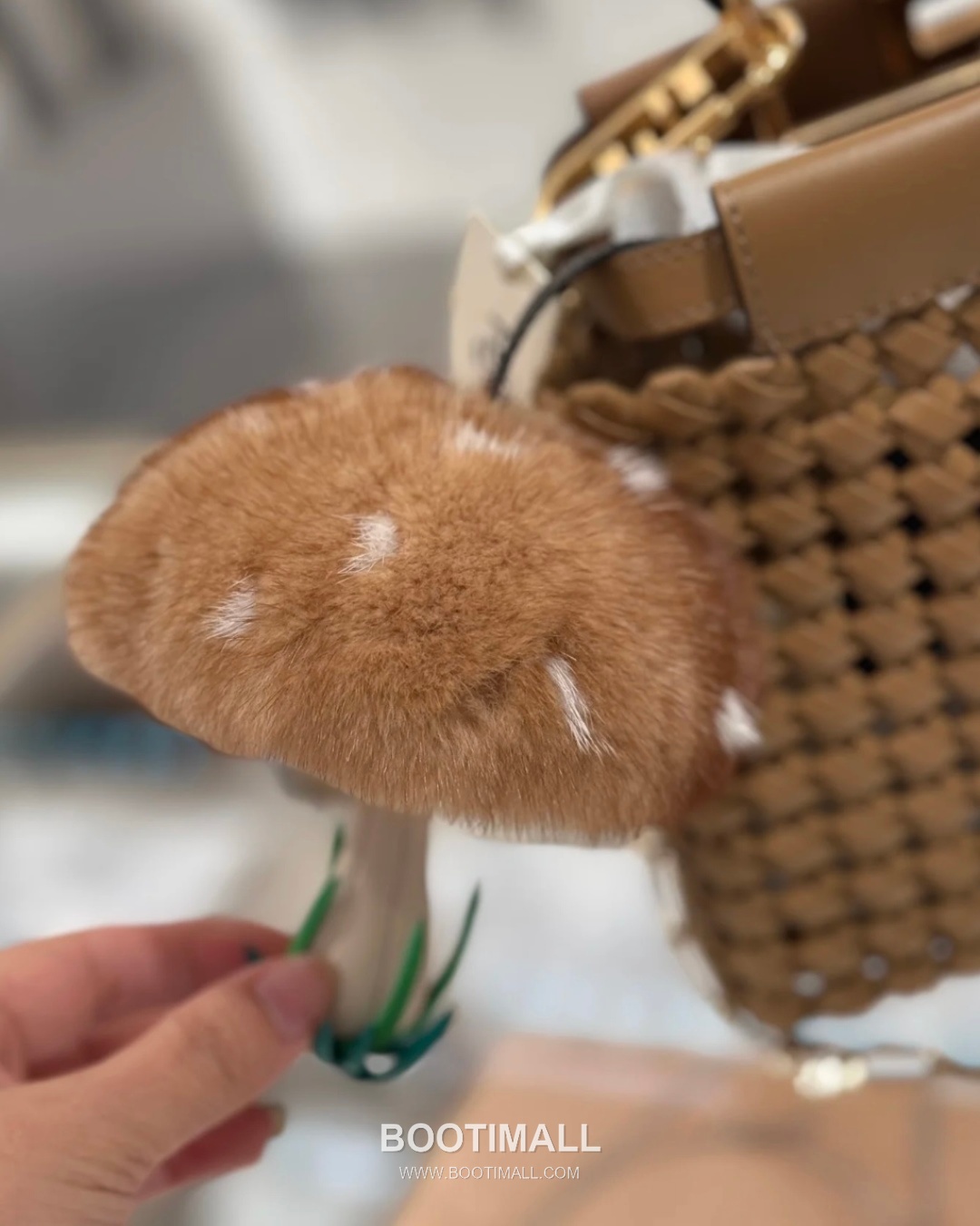Fendi Mushroom Fur Charm Mink Brown Bag 펜디 머쉬룸 퍼 참 밍크 브라운 백 12cm 1