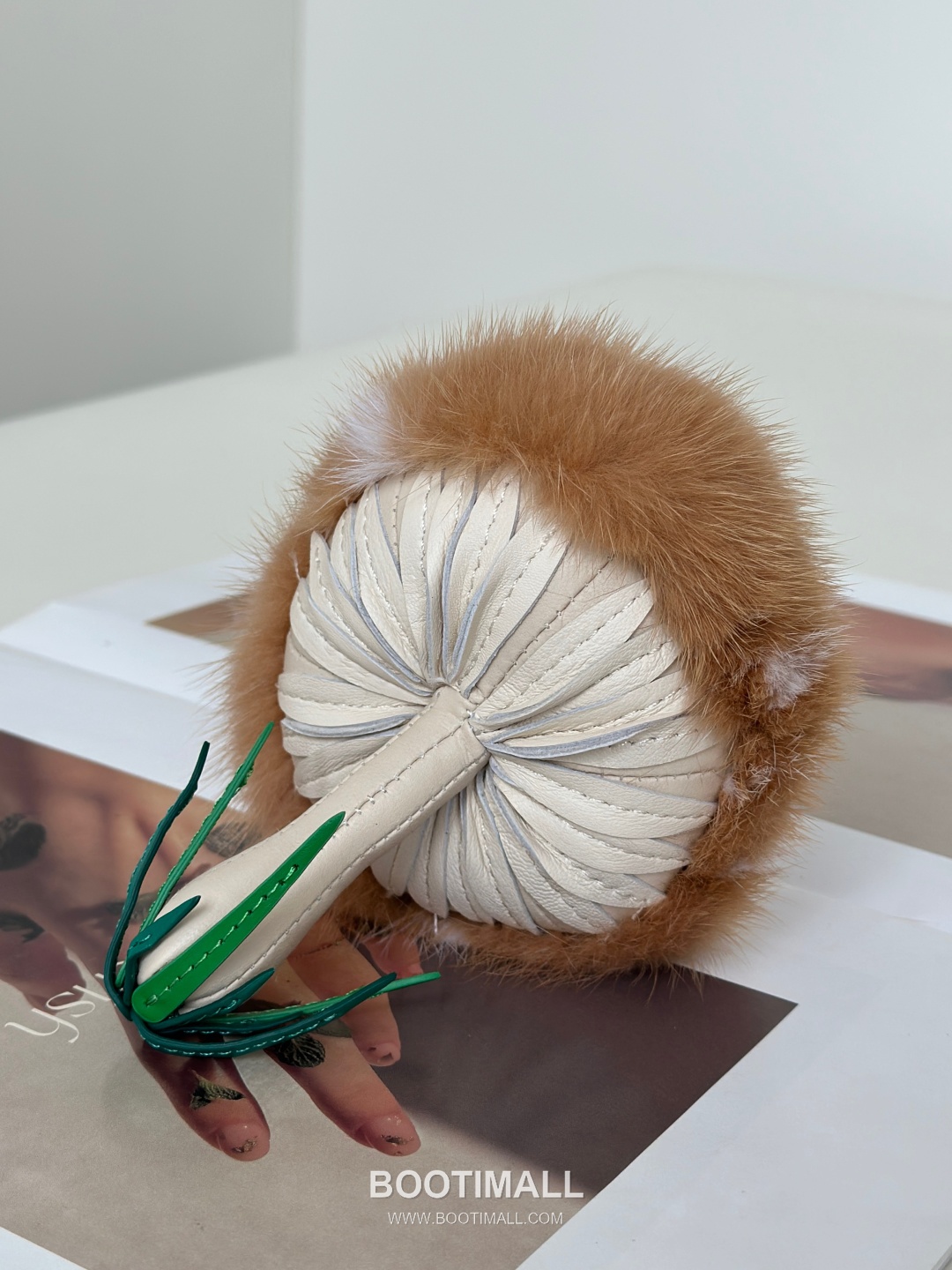 Fendi Mushroom Fur Charm Mink Brown Bag 펜디 머쉬룸 퍼 참 밍크 브라운 백 12cm 11