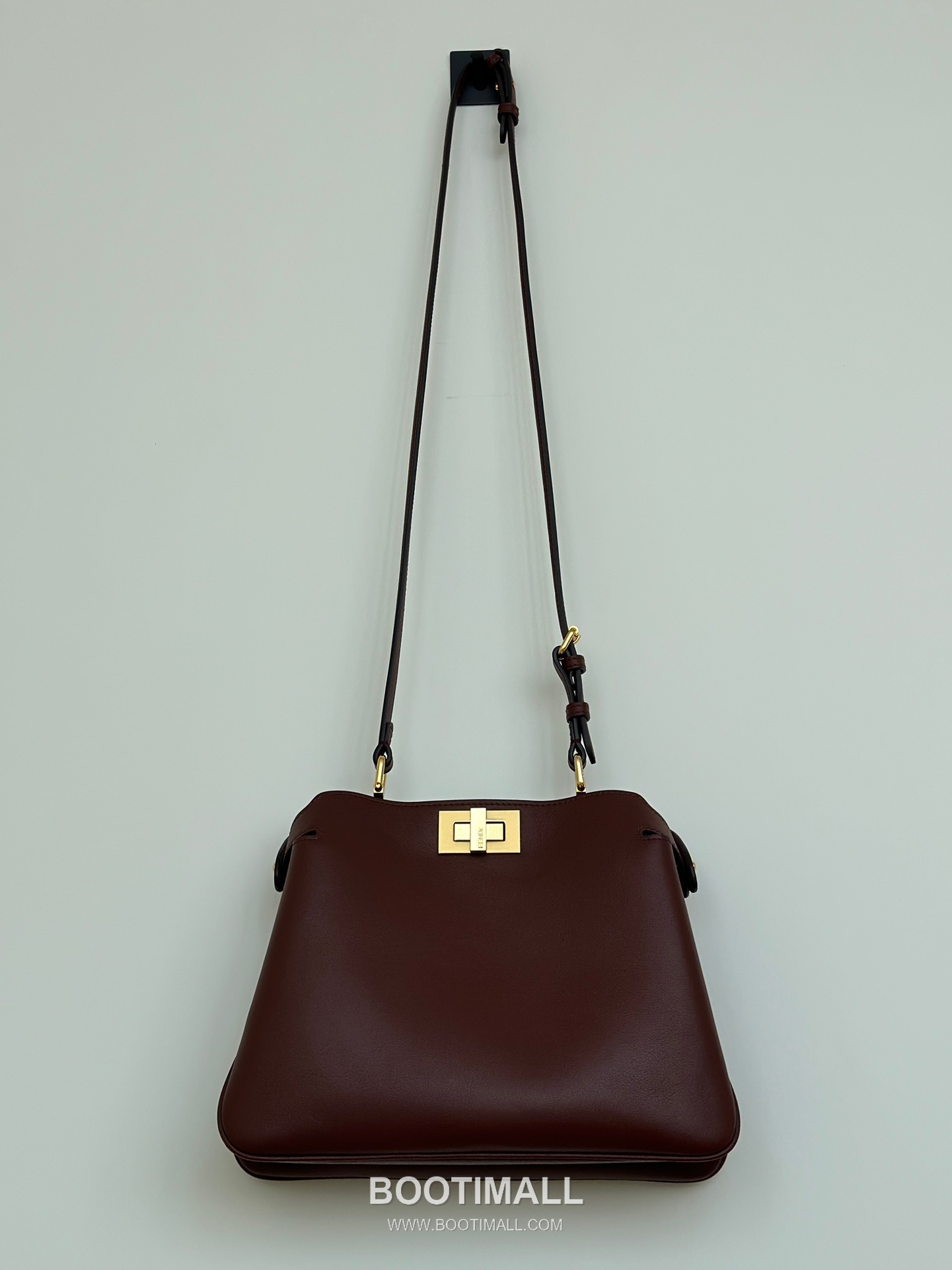 Fendi Peekaboo Small Calfskin Top Handle Bag 펜디 피카부 스몰 카프스킨 탑핸들백 29cm 1