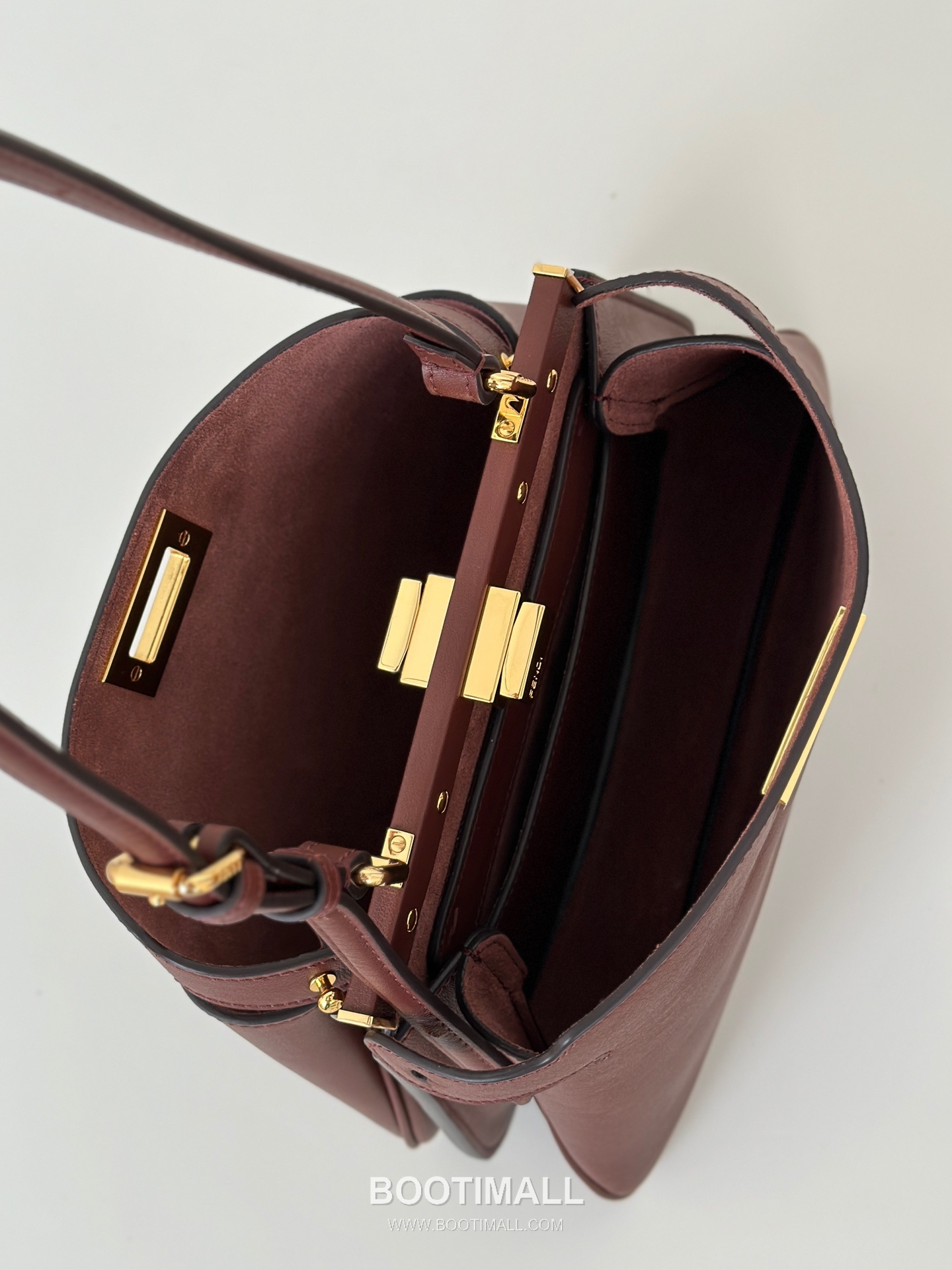 Fendi Peekaboo Small Calfskin Top Handle Bag 펜디 피카부 스몰 카프스킨 탑핸들백 29cm 14