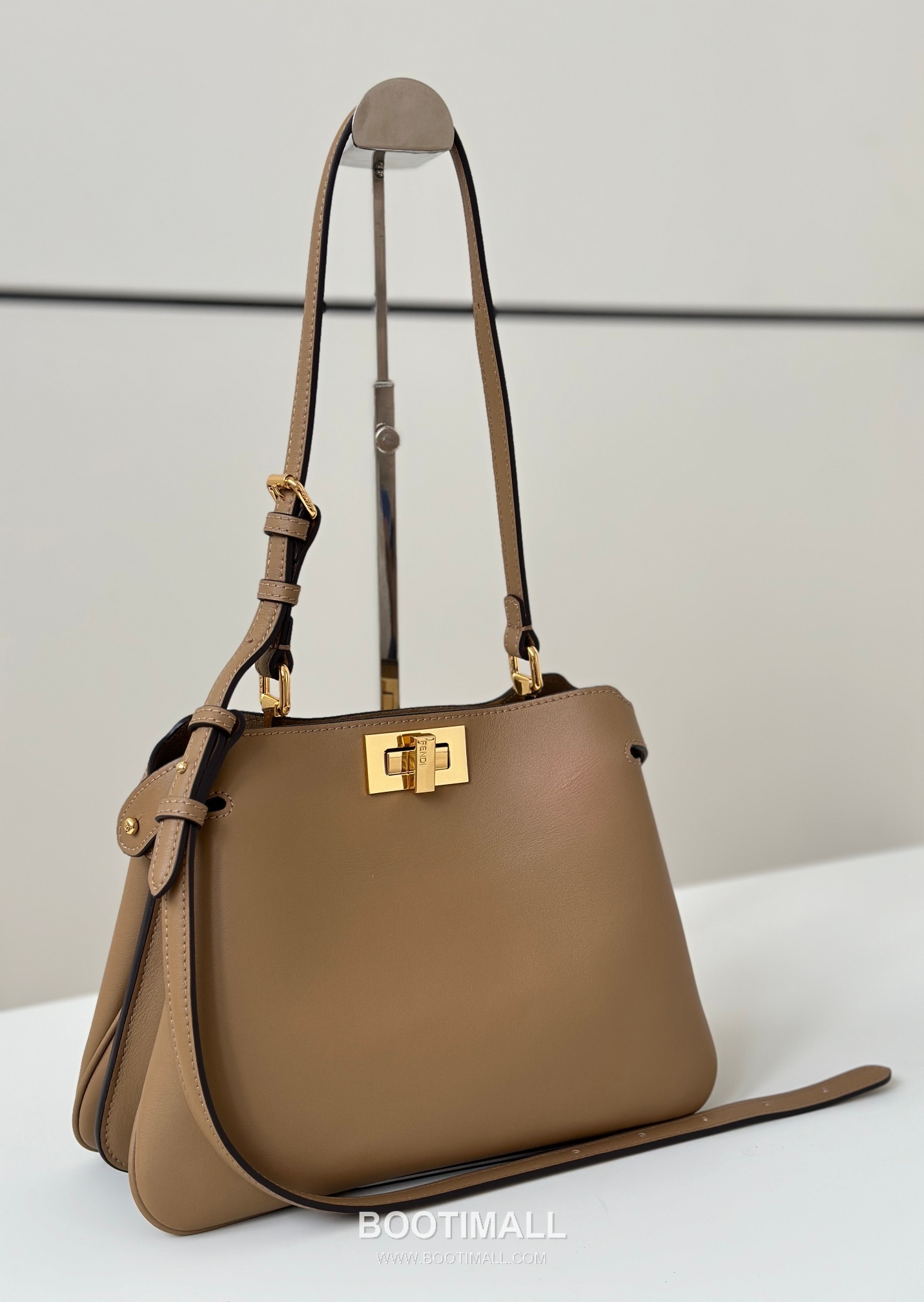Fendi Peekaboo Small Calfskin Top Handle Bag 펜디 피카부 스몰 카프스킨 탑핸들백 29cm 5