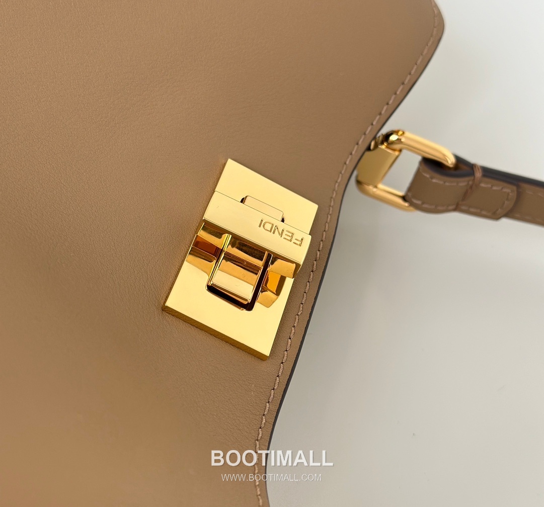 Fendi Peekaboo Small Calfskin Top Handle Bag 펜디 피카부 스몰 카프스킨 탑핸들백 29cm 9