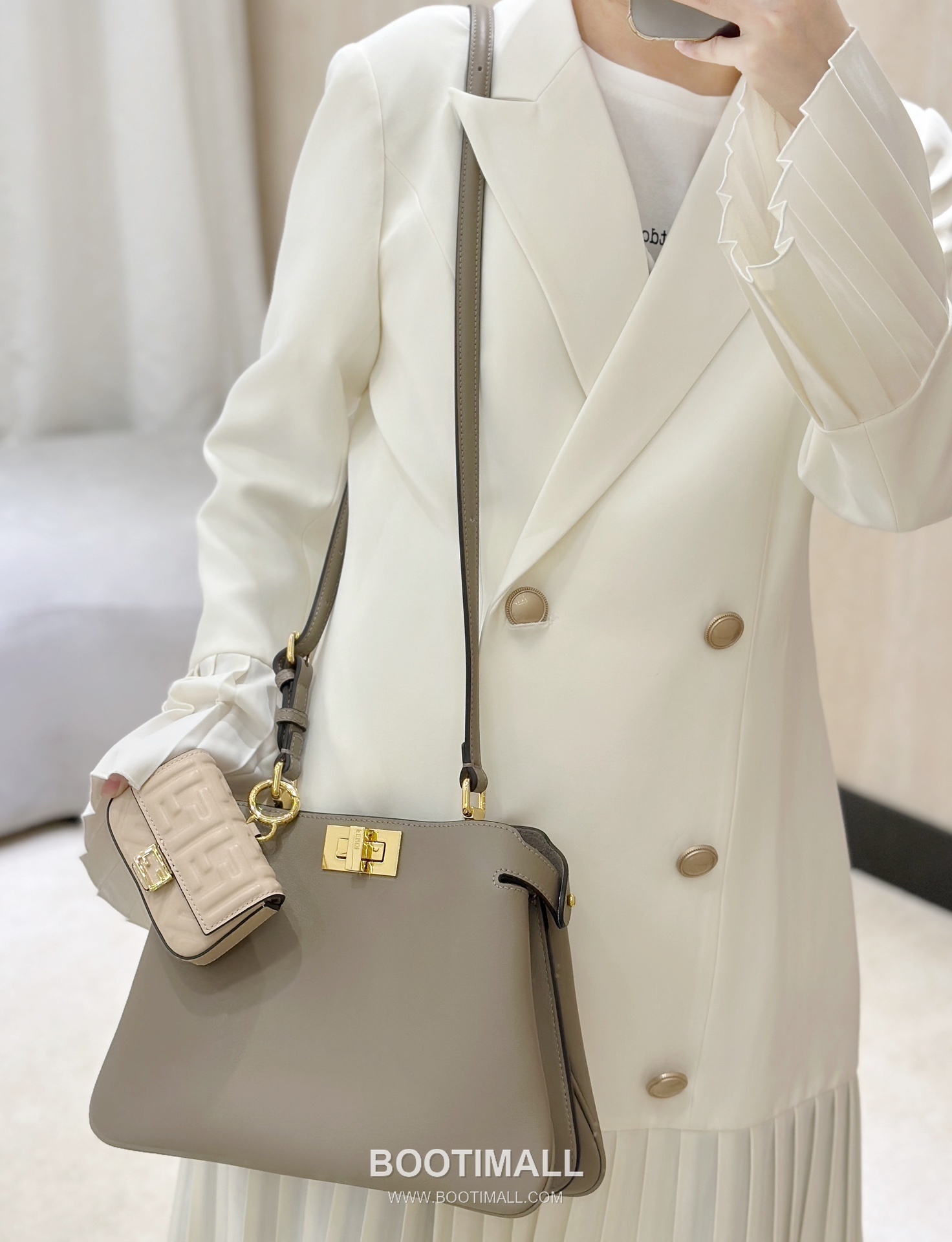 Fendi Peekaboo Small Calfskin Top Handle Bag 펜디 피카부 스몰 카프스킨 탑핸들백 29cm 3