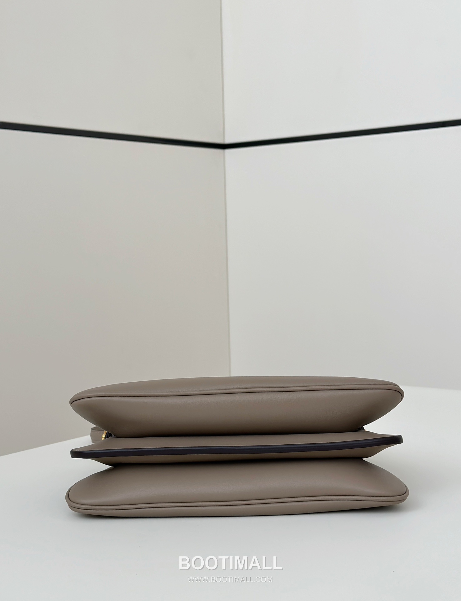 Fendi Peekaboo Small Calfskin Top Handle Bag 펜디 피카부 스몰 카프스킨 탑핸들백 29cm 9