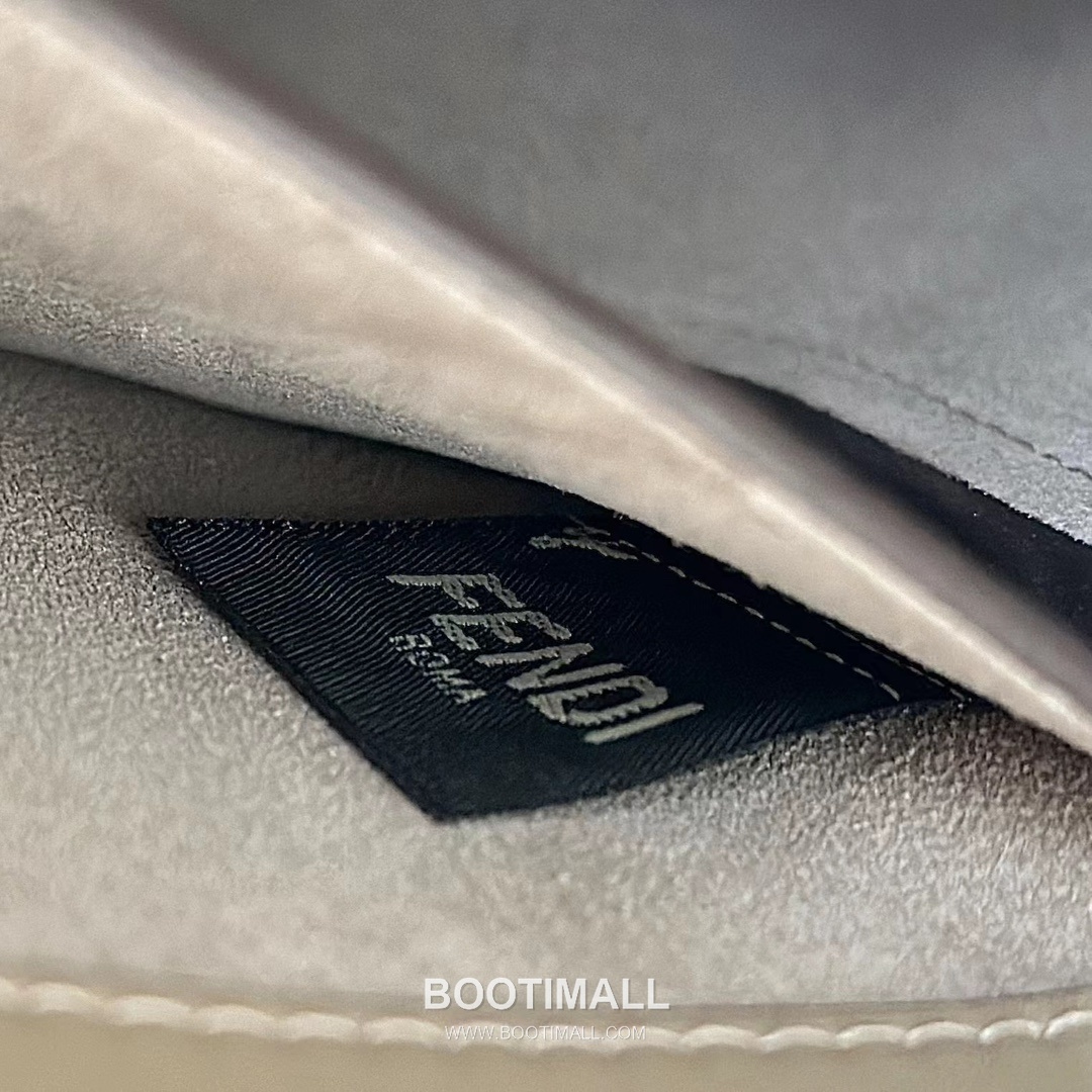 Fendi Peekaboo Small Calfskin Top Handle Bag 펜디 피카부 스몰 카프스킨 탑핸들백 29cm 13