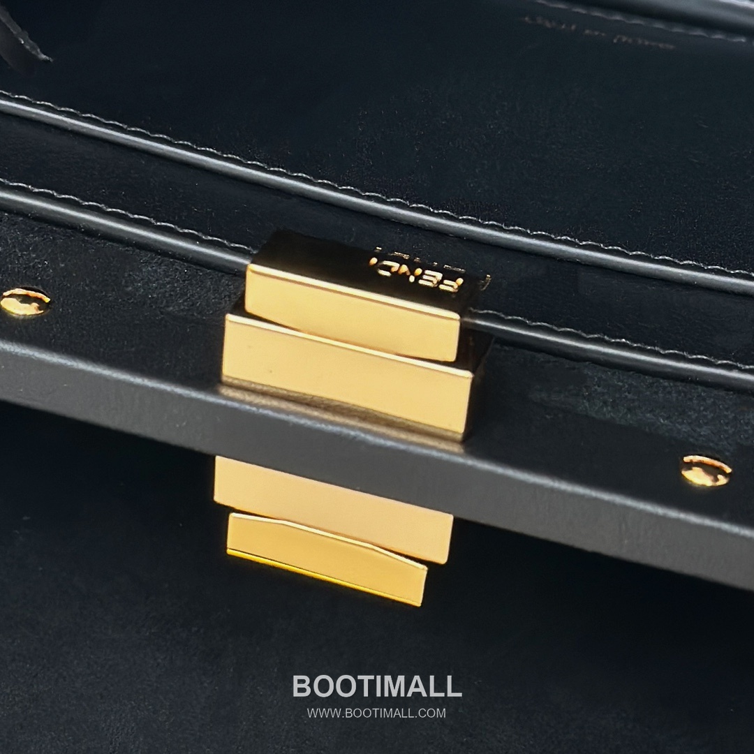 Fendi Peekaboo Small Calfskin Top Handle Bag 펜디 피카부 스몰 카프스킨 탑핸들백 29cm 10