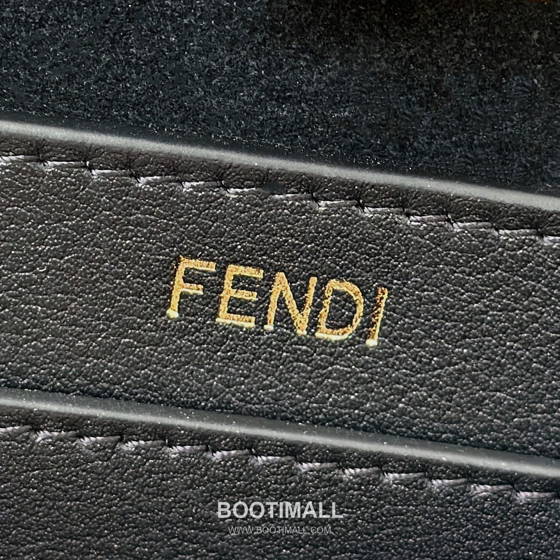 Fendi Peekaboo Small Calfskin Top Handle Bag 펜디 피카부 스몰 카프스킨 탑핸들백 29cm 11