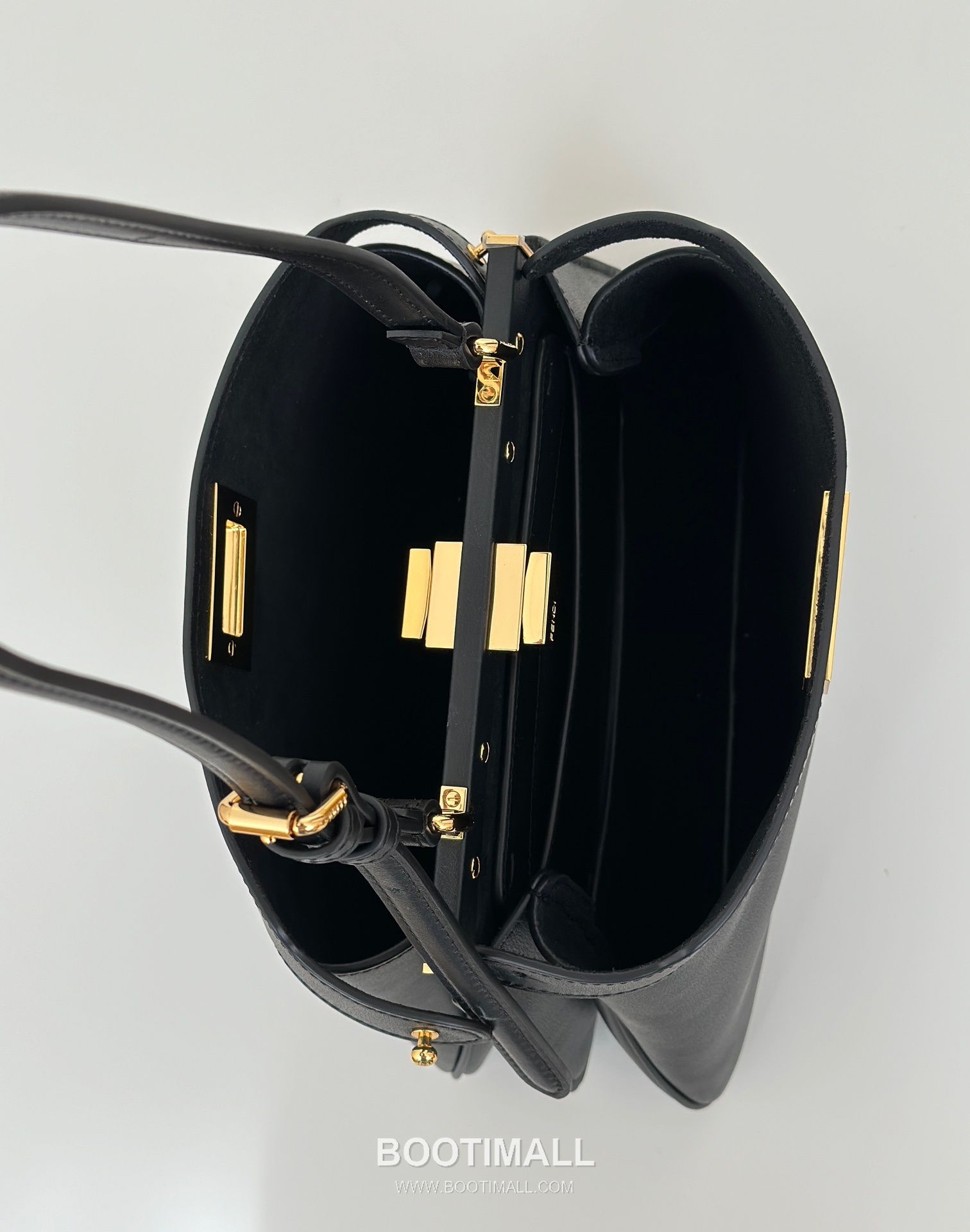 Fendi Peekaboo Small Calfskin Top Handle Bag 펜디 피카부 스몰 카프스킨 탑핸들백 29cm 13