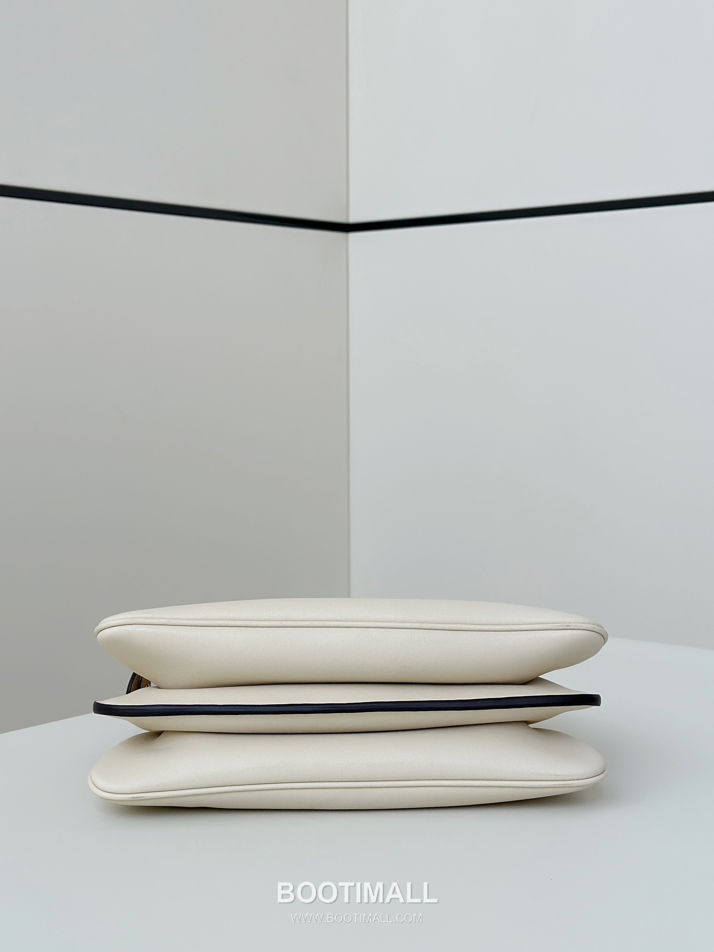 Fendi Peekaboo Small Calfskin Top Handle Bag 펜디 피카부 스몰 카프스킨 탑핸들백 29cm 10