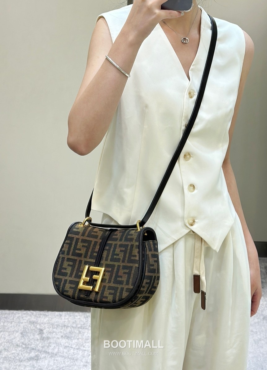Fendi C’mon FF Canvas Small Flap Shoulder Bag 펜디 컴온 FF 캔버스 스몰 플랩 숄더백 21cm 3