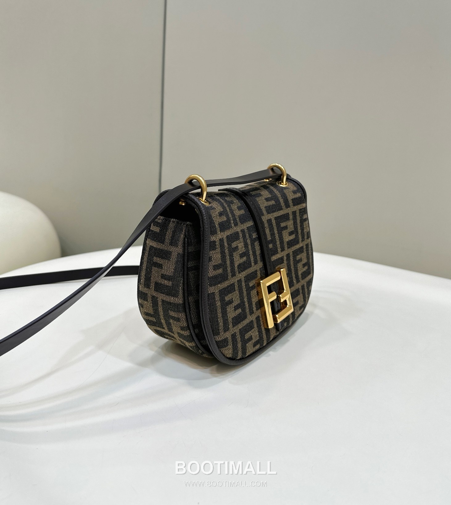 Fendi C’mon FF Canvas Small Flap Shoulder Bag 펜디 컴온 FF 캔버스 스몰 플랩 숄더백 21cm 8