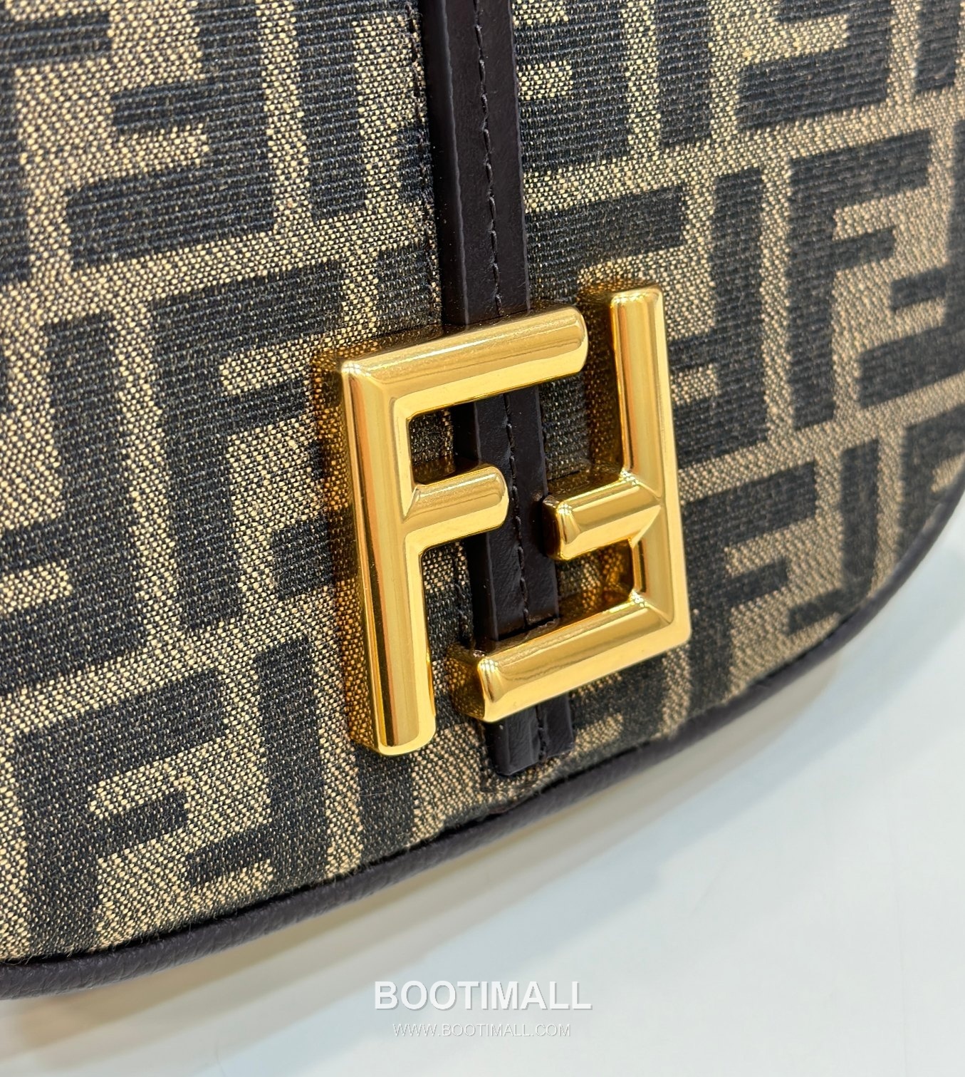 Fendi C’mon FF Canvas Small Flap Shoulder Bag 펜디 컴온 FF 캔버스 스몰 플랩 숄더백 21cm 14
