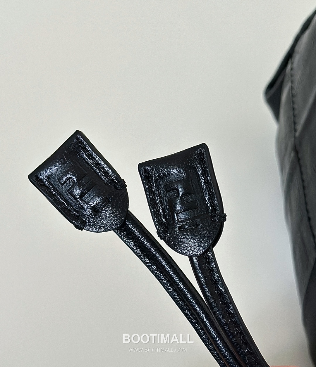 Fendi Mamma Baguette Large Glossy Eel Skin Flap Bag 펜디 맘마 바게트 라지 글로시 장어가죽 플랩백 32cm 5