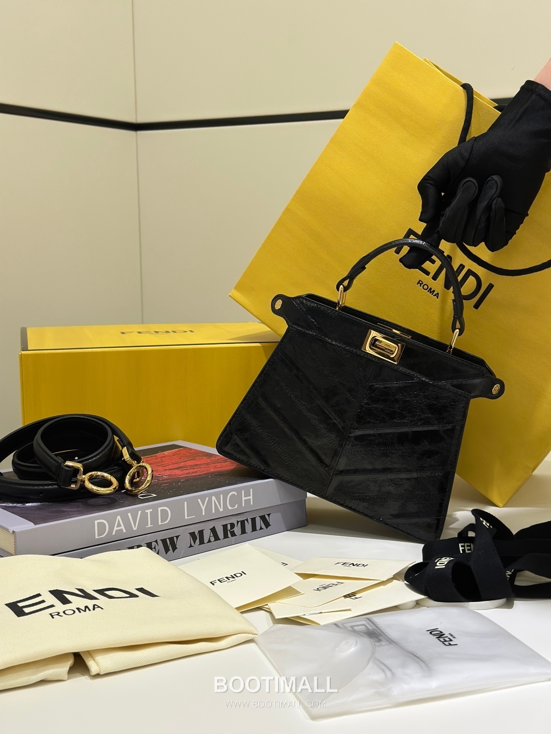 Fendi ISeeU Petite Eel Skin Top Handle Bag 펜디 아이씨유 쁘띠 8701 장어가죽 탑핸들백 20cm 1