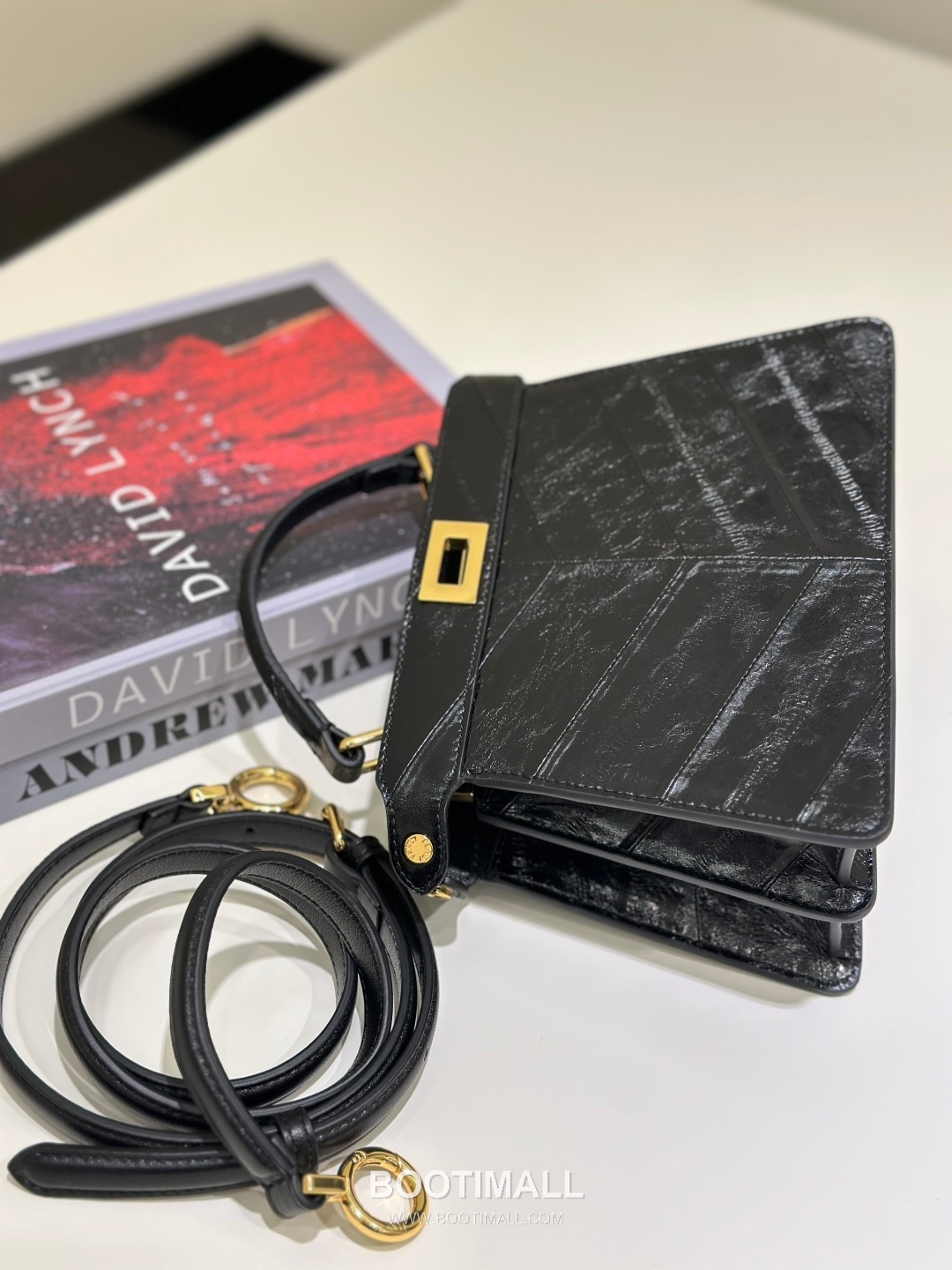 Fendi ISeeU Petite Eel Skin Top Handle Bag 펜디 아이씨유 쁘띠 8701 장어가죽 탑핸들백 20cm 3