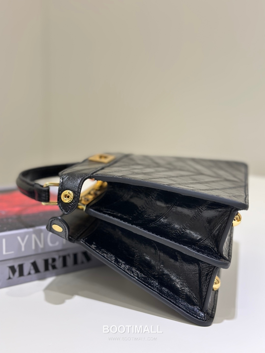 Fendi ISeeU Petite Eel Skin Top Handle Bag 펜디 아이씨유 쁘띠 8701 장어가죽 탑핸들백 20cm 5