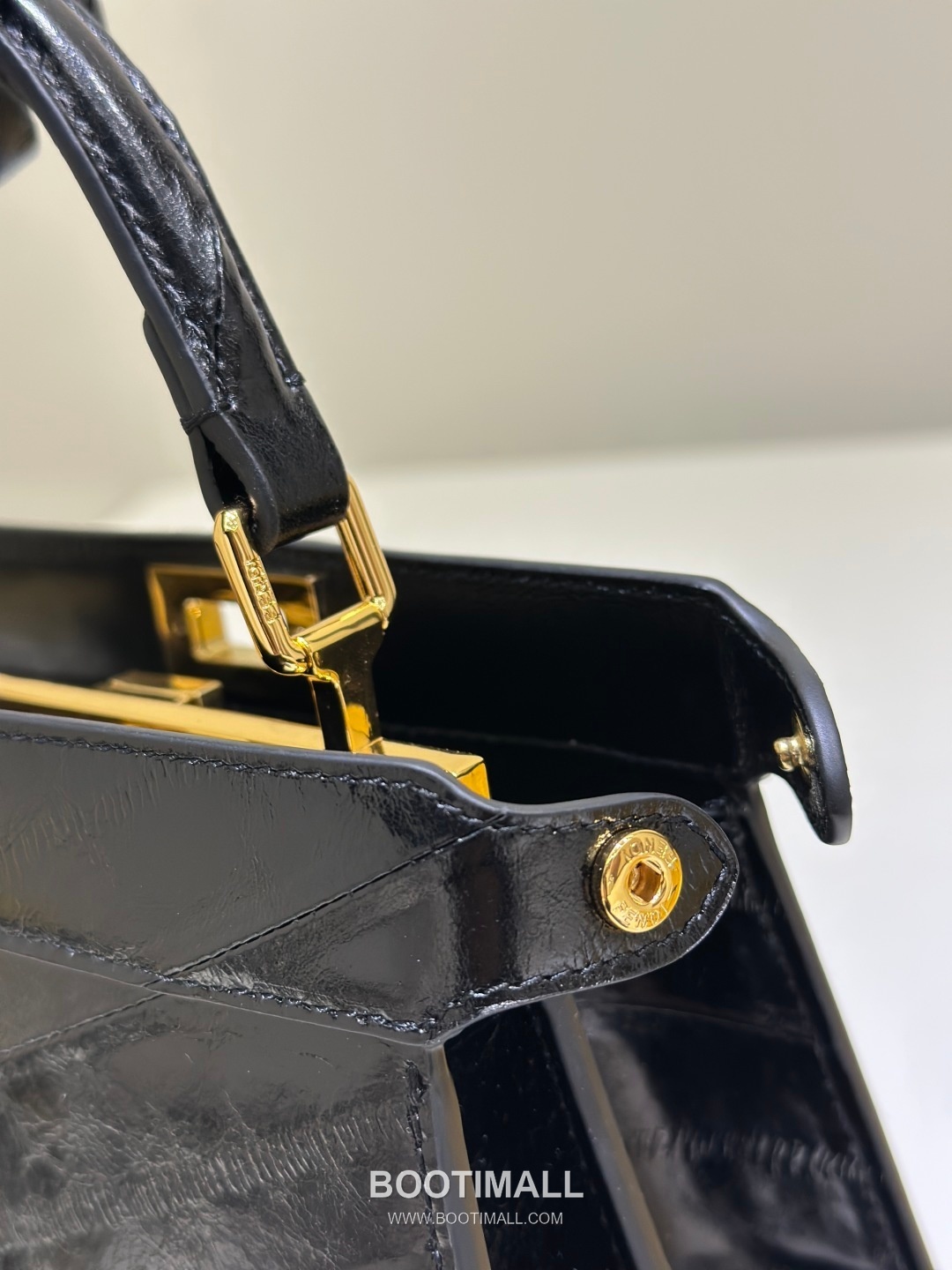 Fendi ISeeU Petite Eel Skin Top Handle Bag 펜디 아이씨유 쁘띠 8701 장어가죽 탑핸들백 20cm 8