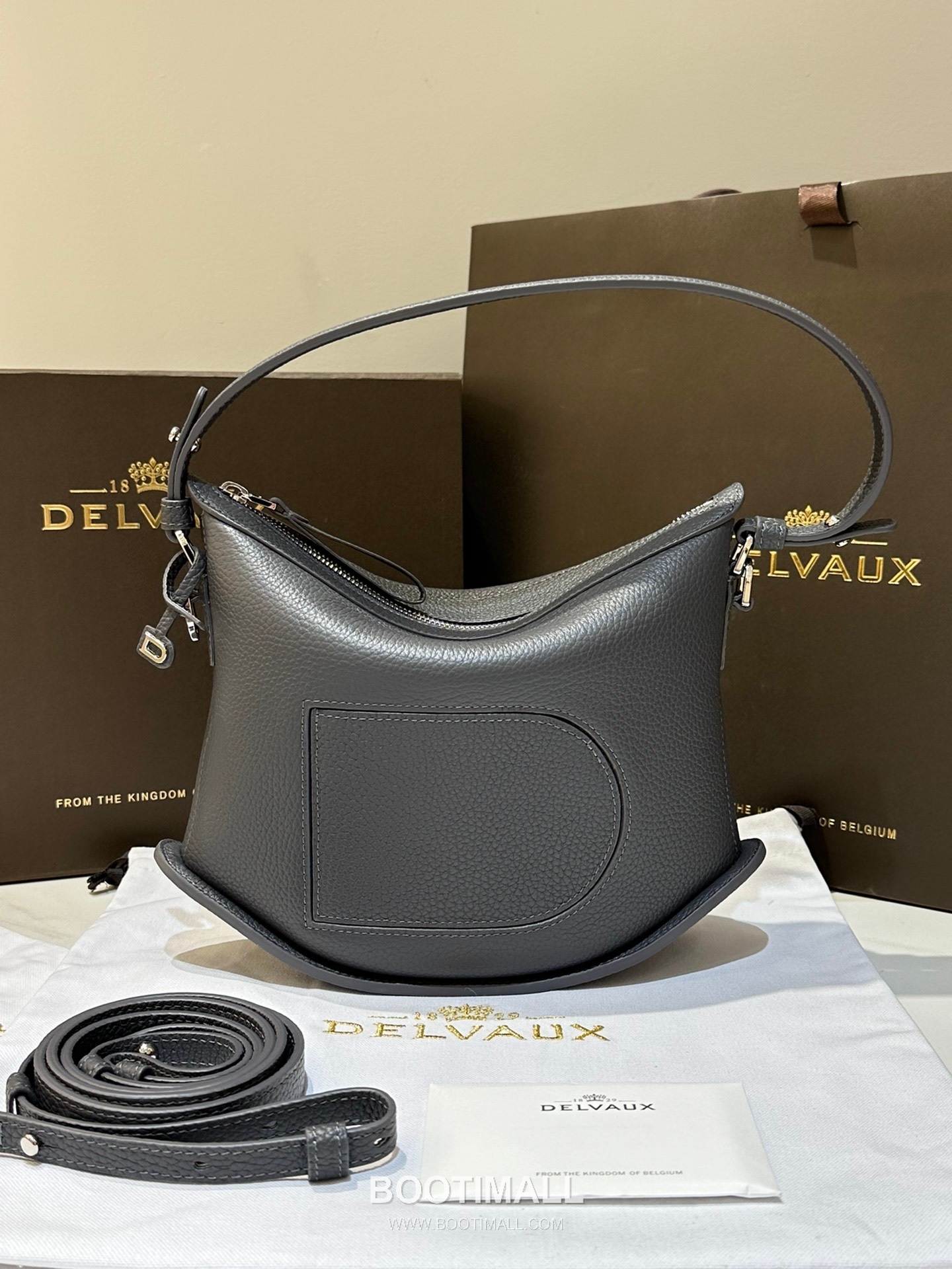 Delvaux Pin Swing Taurillon Soft Calfskin 델보 핀 스윙 토리옹소프트 토트백 29cm 1