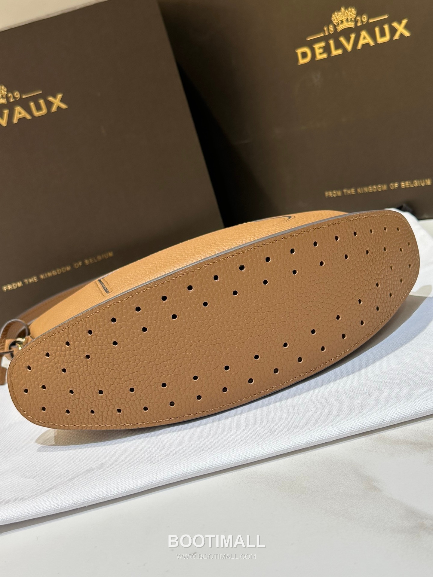 Delvaux Pin Swing Taurillon Soft Calfskin 델보 핀 스윙 토리옹소프트 토트백 29cm 10