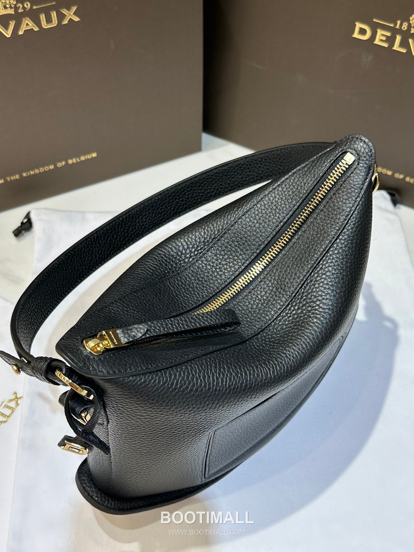 Delvaux Pin Swing Taurillon Soft Calfskin 델보 핀 스윙 토리옹소프트 토트백 29cm 9