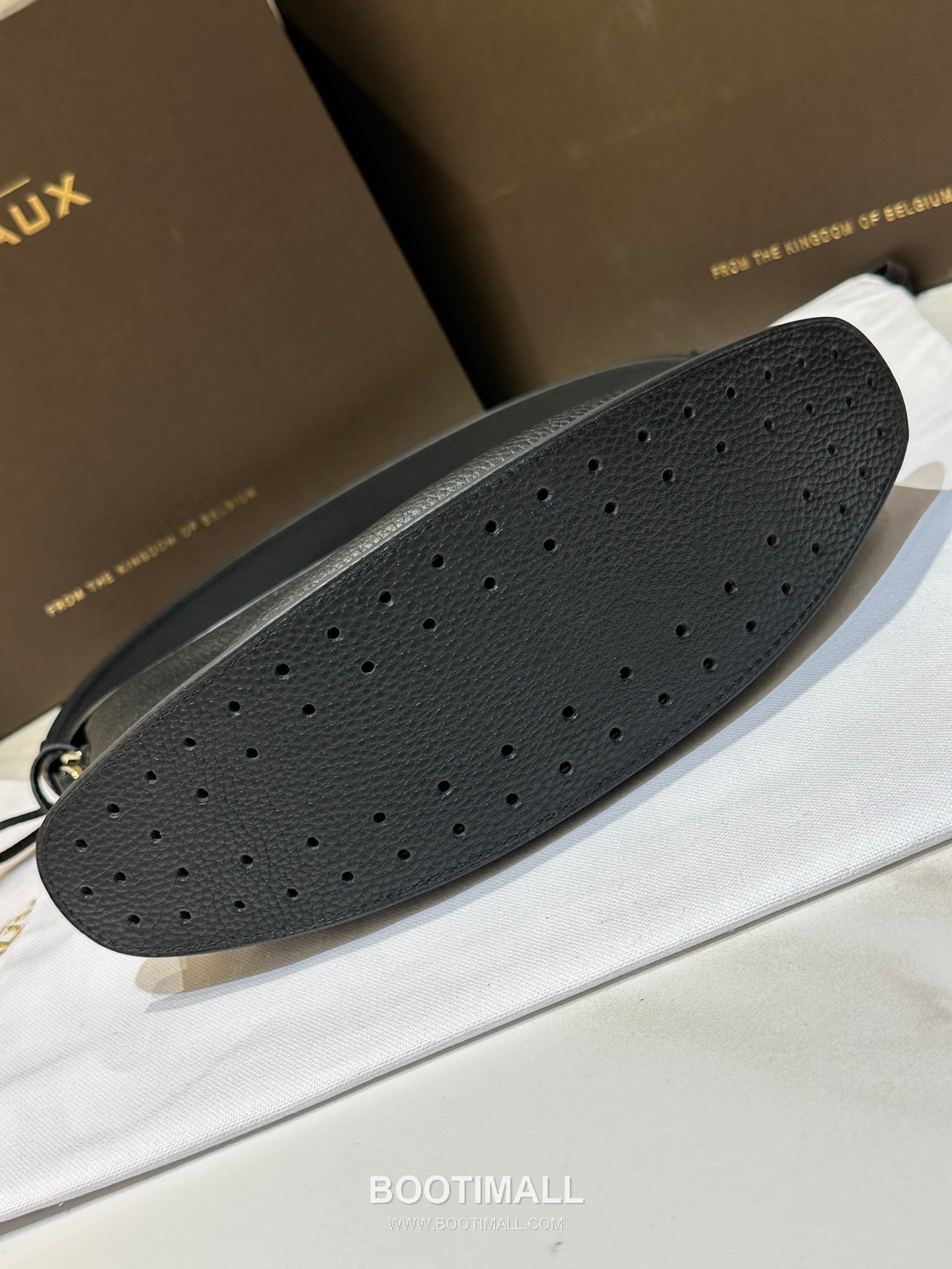 Delvaux Pin Swing Taurillon Soft Calfskin 델보 핀 스윙 토리옹소프트 토트백 29cm 12