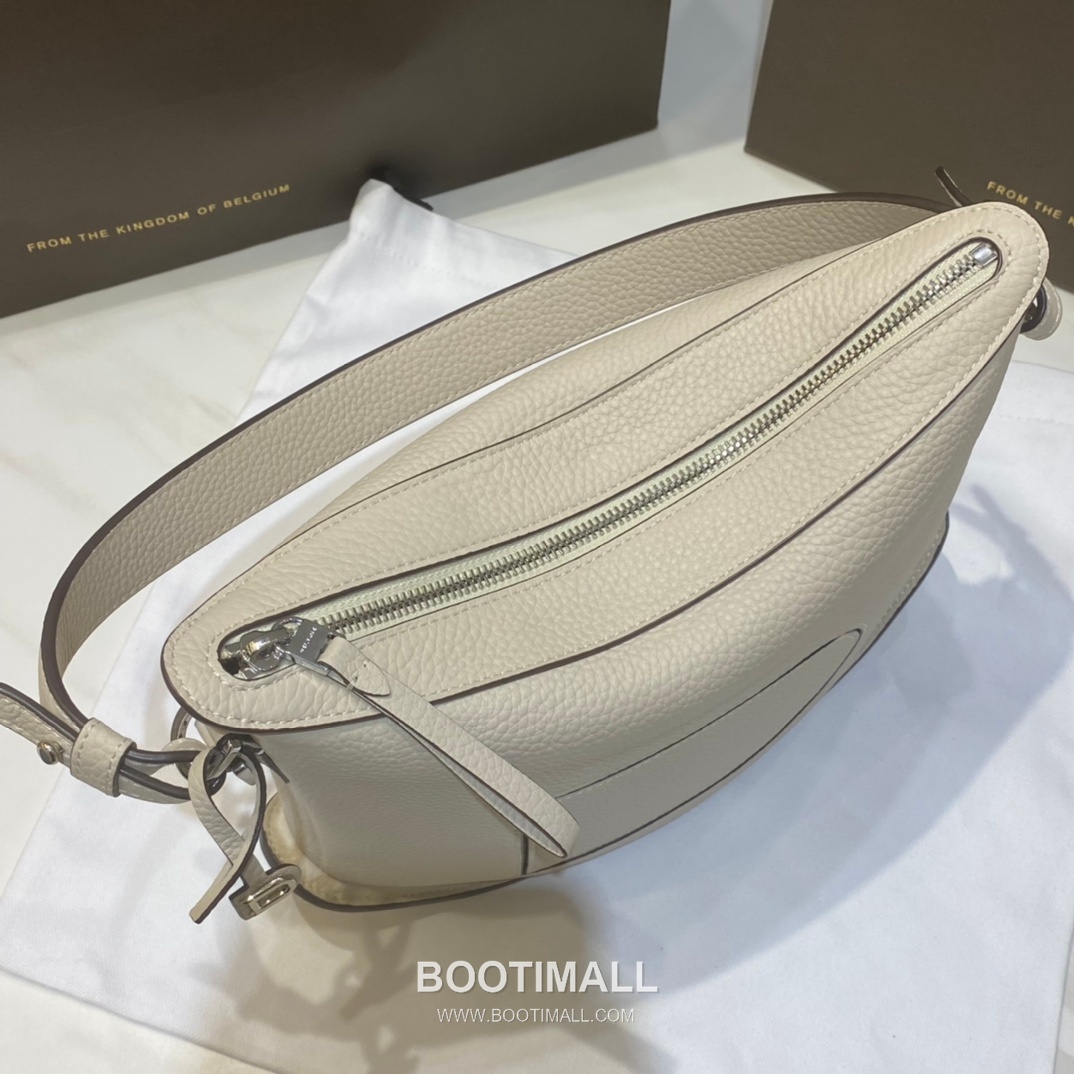 Delvaux Pin Swing Taurillon Soft Calfskin 델보 핀 스윙 토리옹소프트 토트백 29cm 14