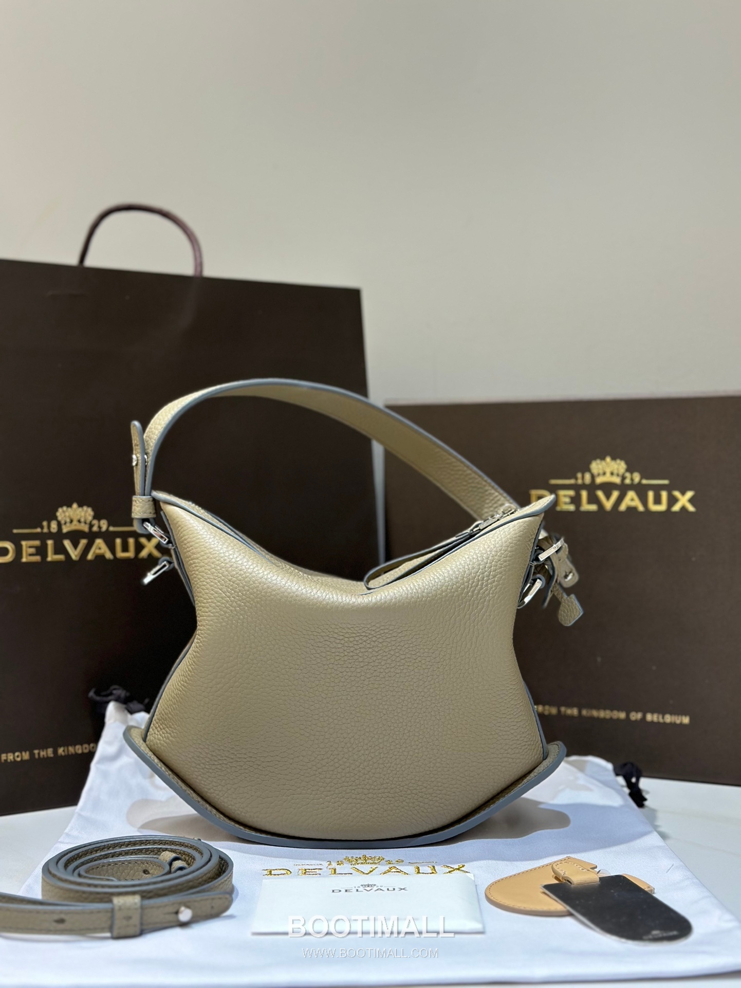 Delvaux Pin Swing Taurillon Soft Calfskin 델보 핀 스윙 토리옹소프트 토트백 29cm 2
