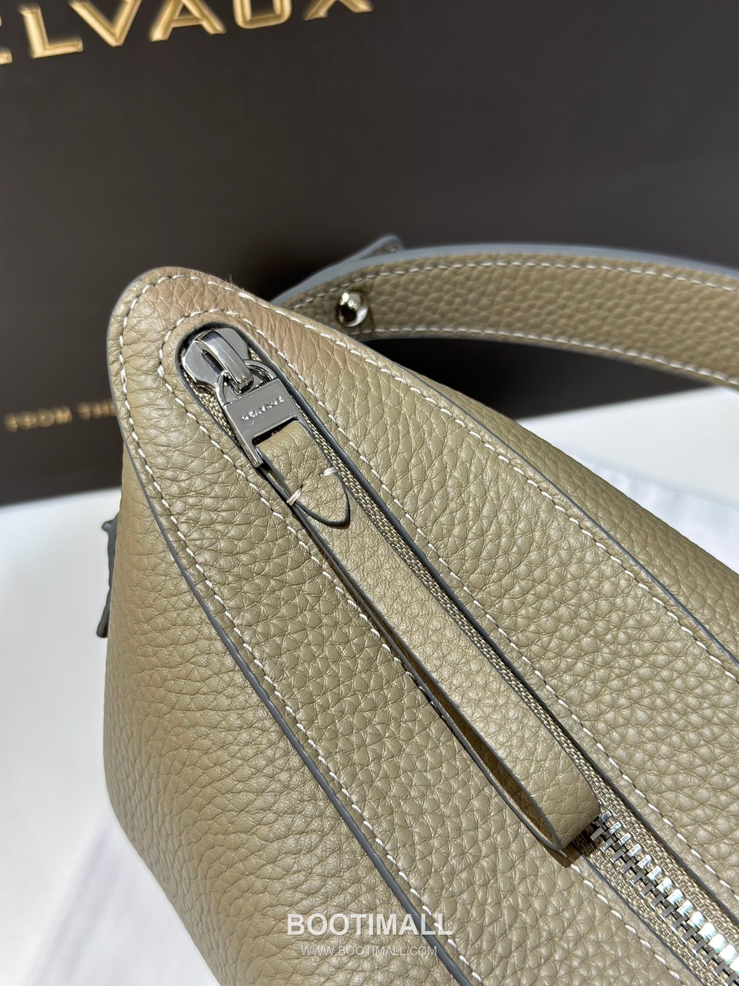 Delvaux Pin Swing Taurillon Soft Calfskin 델보 핀 스윙 토리옹소프트 토트백 29cm 7