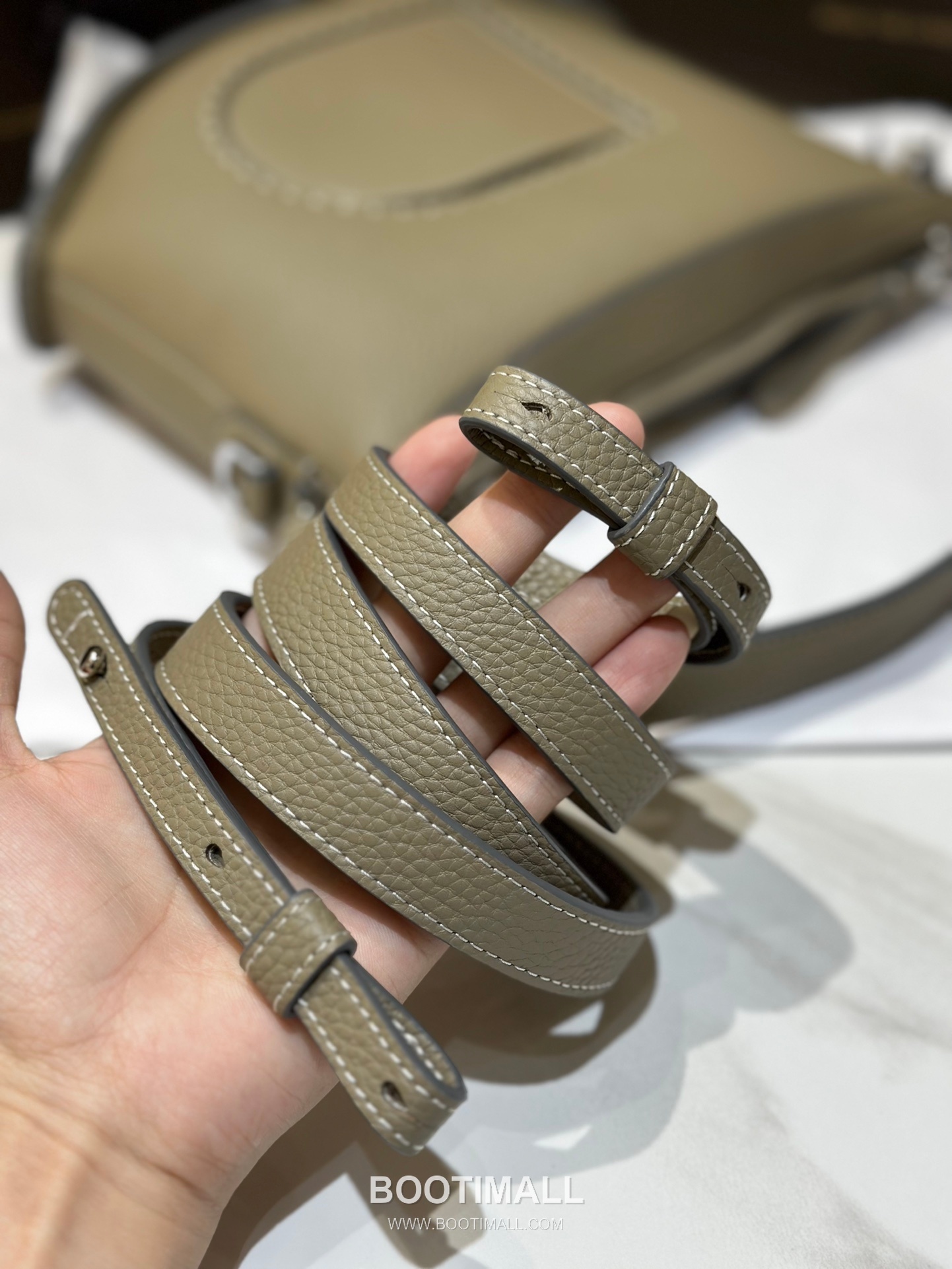 Delvaux Pin Swing Taurillon Soft Calfskin 델보 핀 스윙 토리옹소프트 토트백 29cm 10