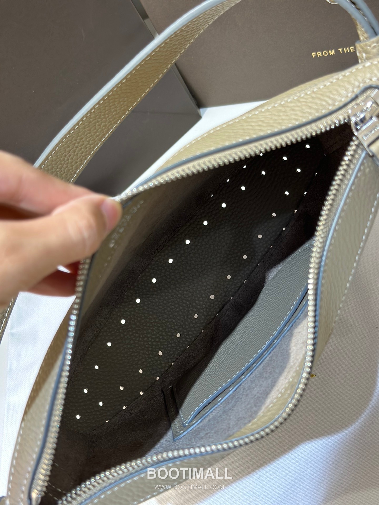 Delvaux Pin Swing Taurillon Soft Calfskin 델보 핀 스윙 토리옹소프트 토트백 29cm 11