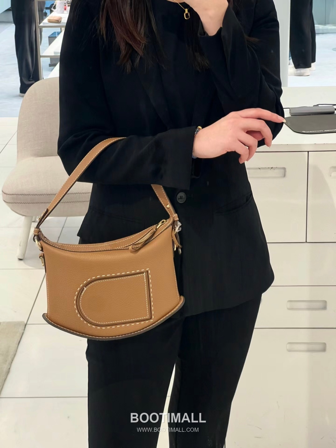 Delvaux Pin Swing Taurillon Soft Calfskin 델보 핀 스윙 토리옹소프트 토트백 29cm 3