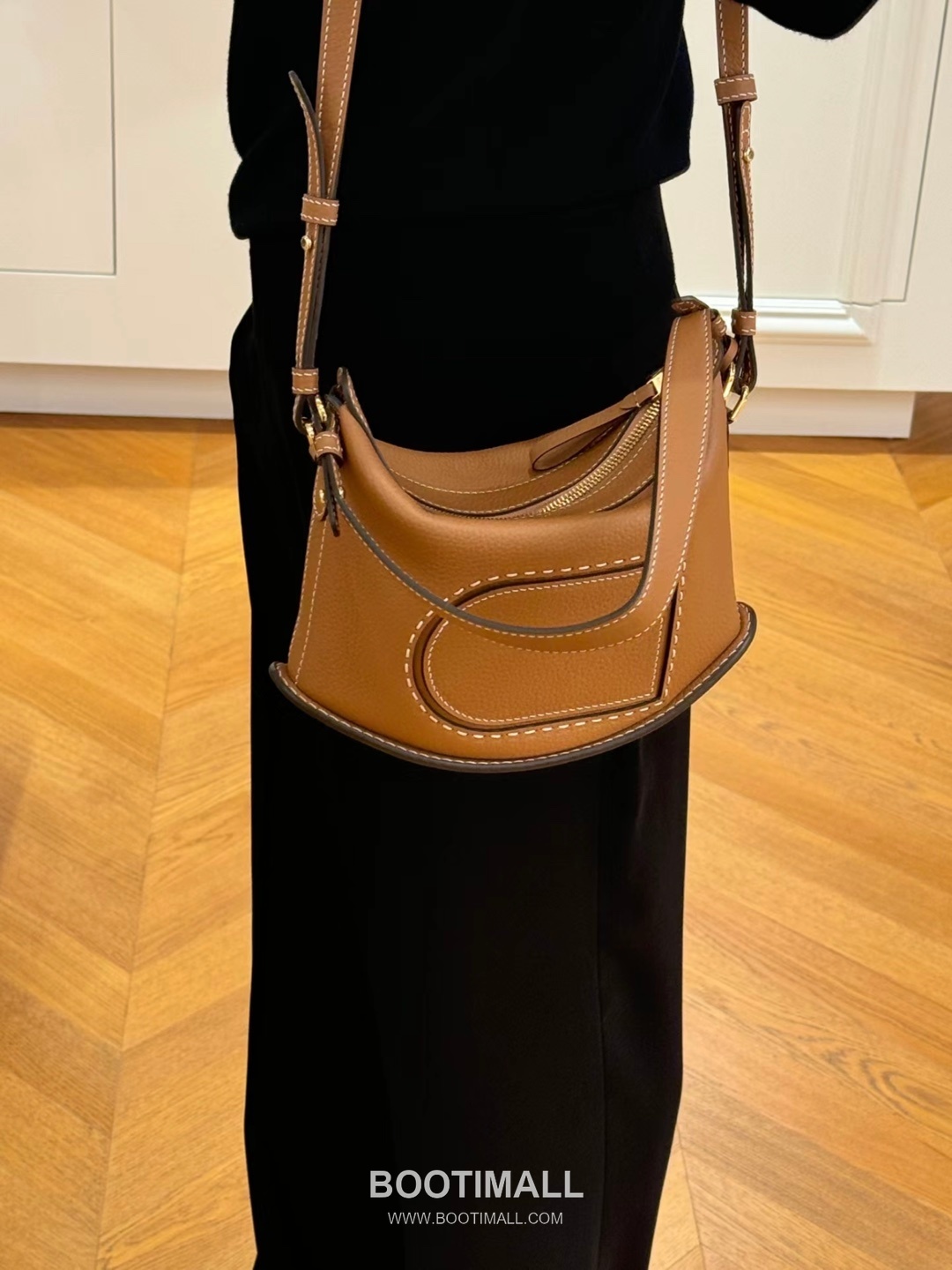 Delvaux Pin Swing Taurillon Soft Calfskin 델보 핀 스윙 토리옹소프트 토트백 29cm 6