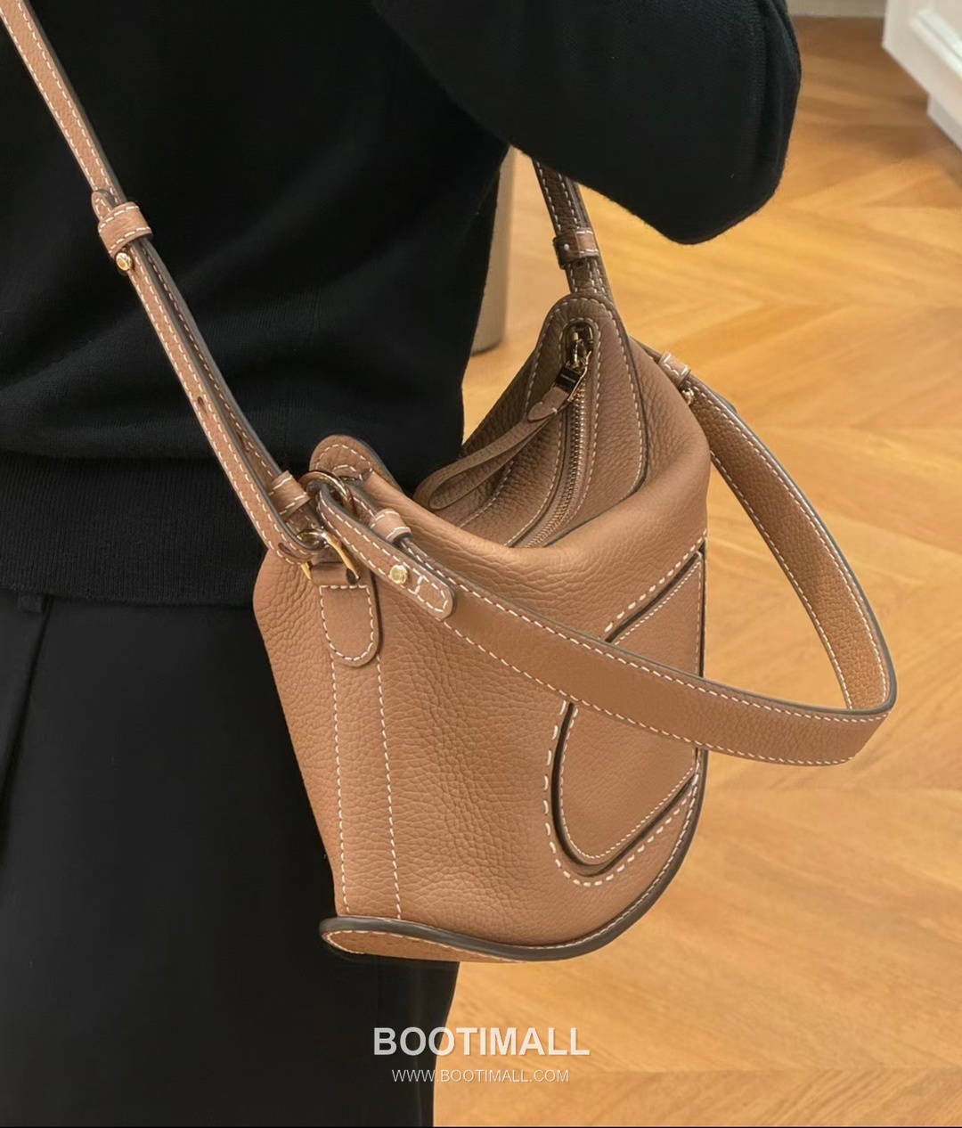 Delvaux Pin Swing Taurillon Soft Calfskin 델보 핀 스윙 토리옹소프트 토트백 29cm 9