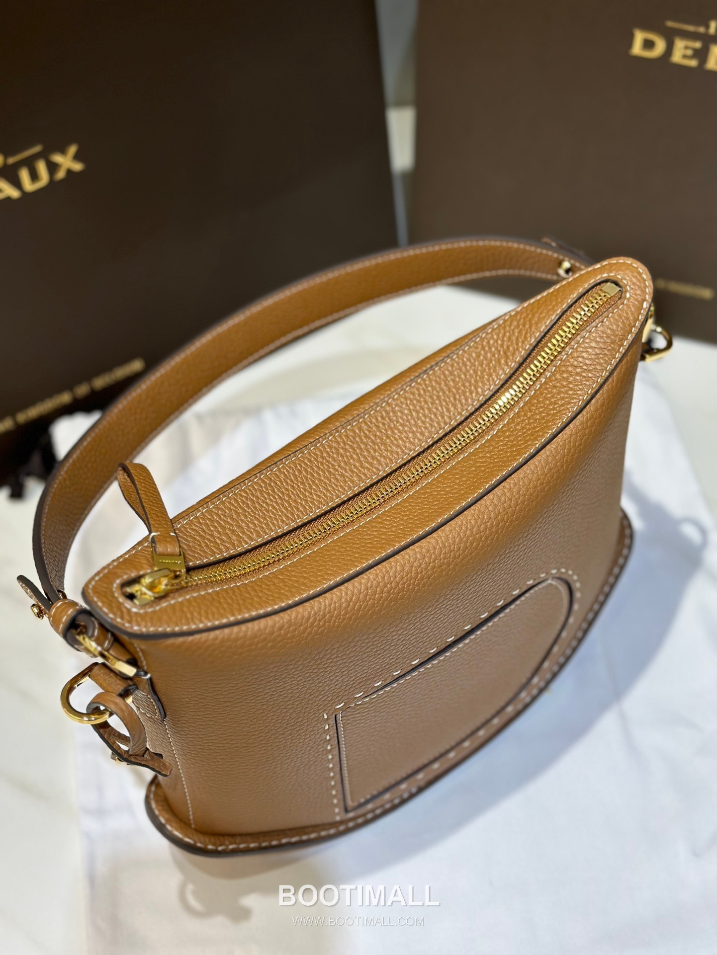 Delvaux Pin Swing Taurillon Soft Calfskin 델보 핀 스윙 토리옹소프트 토트백 29cm 12
