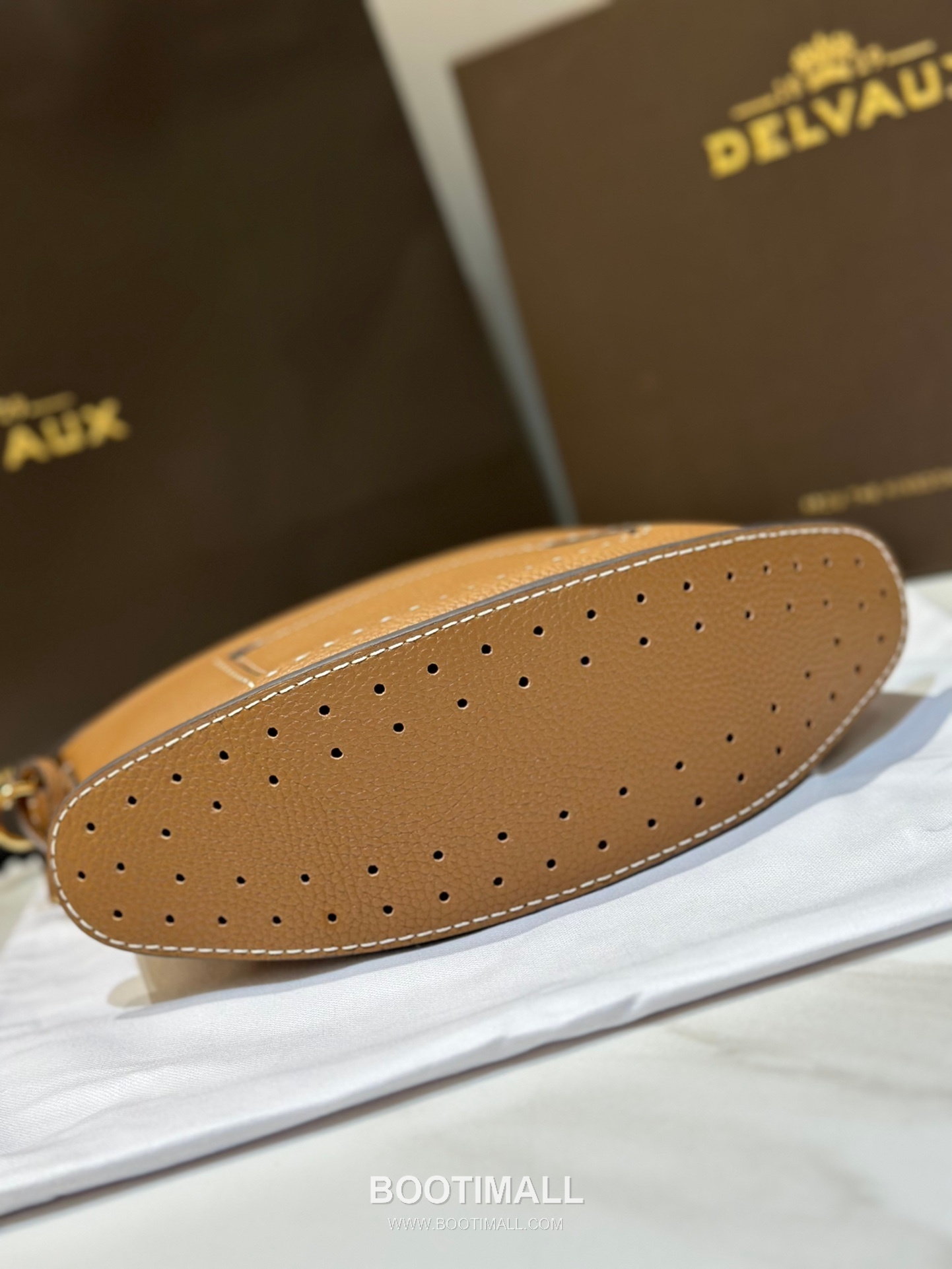 Delvaux Pin Swing Taurillon Soft Calfskin 델보 핀 스윙 토리옹소프트 토트백 29cm 15