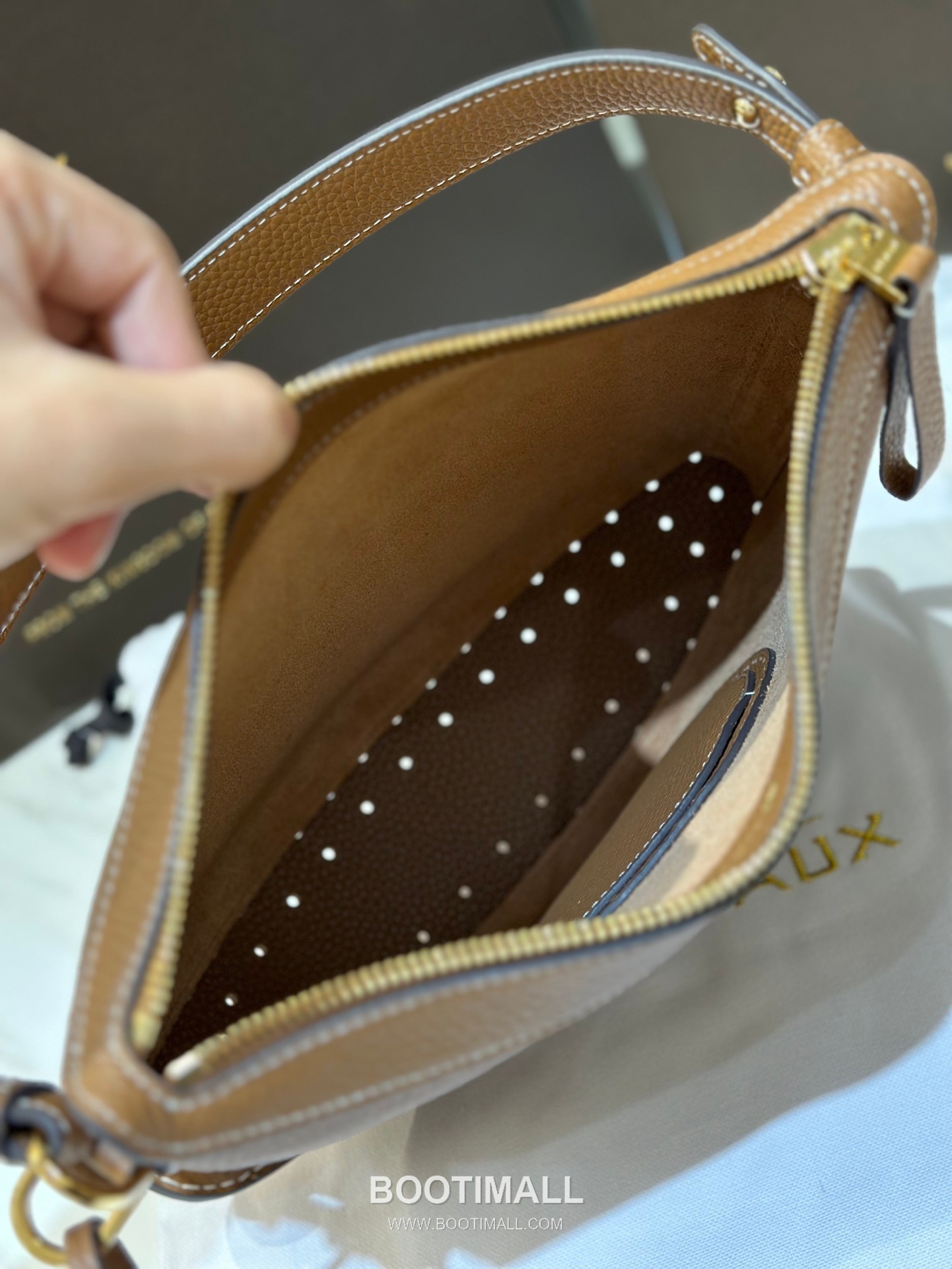 Delvaux Pin Swing Taurillon Soft Calfskin 델보 핀 스윙 토리옹소프트 토트백 29cm 16