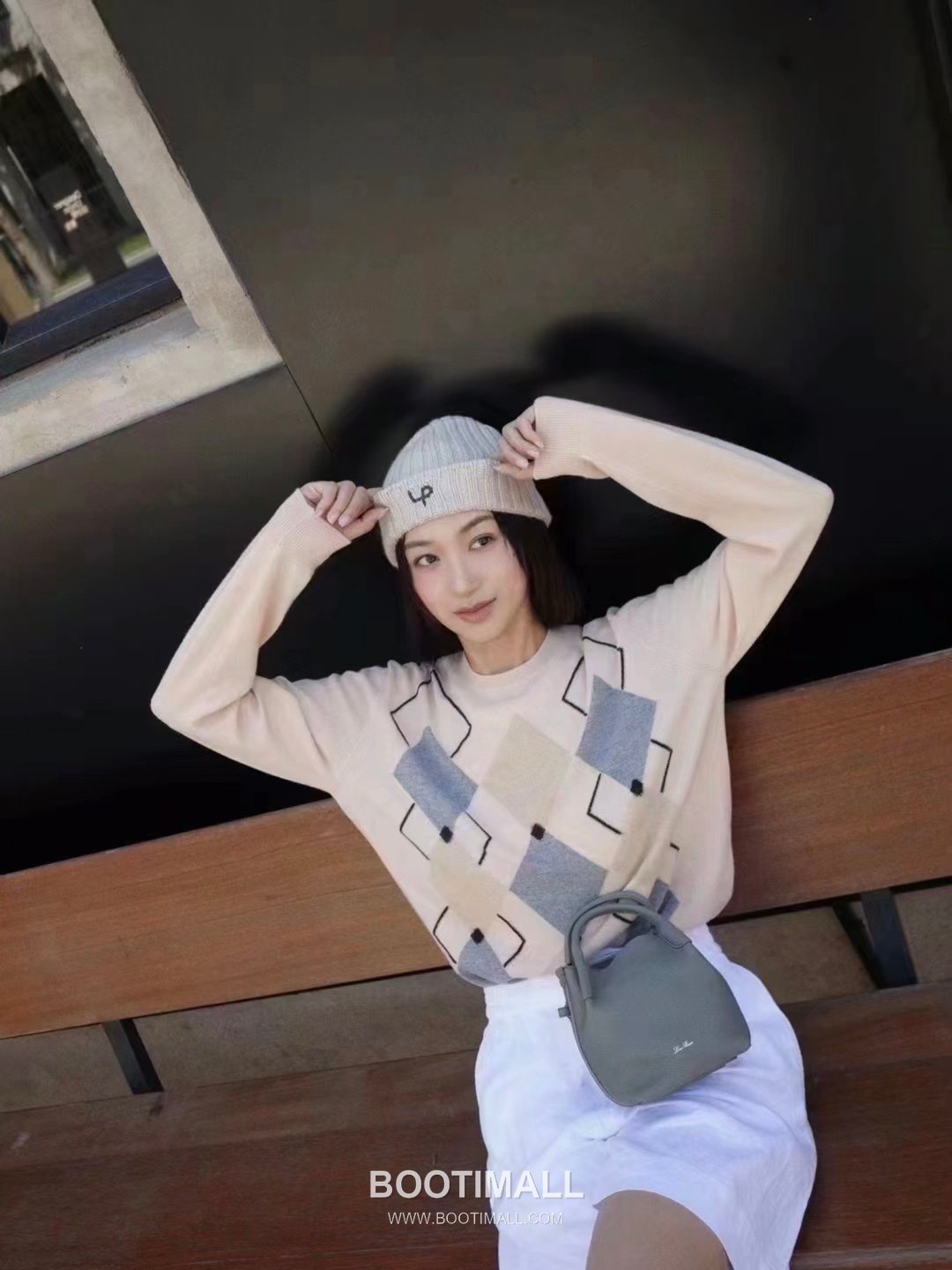 Loro Piana Bucket Calfskin Milk Tea Beige Bag 로로피아나 버킷 카프스킨 밀크티베이지 16cm 1