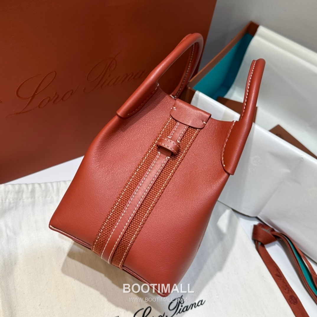 Loro Piana Kummel Bucket Calfskin Bag 로로피아나 쿠멜 버킷 카프스킨 16cm 12