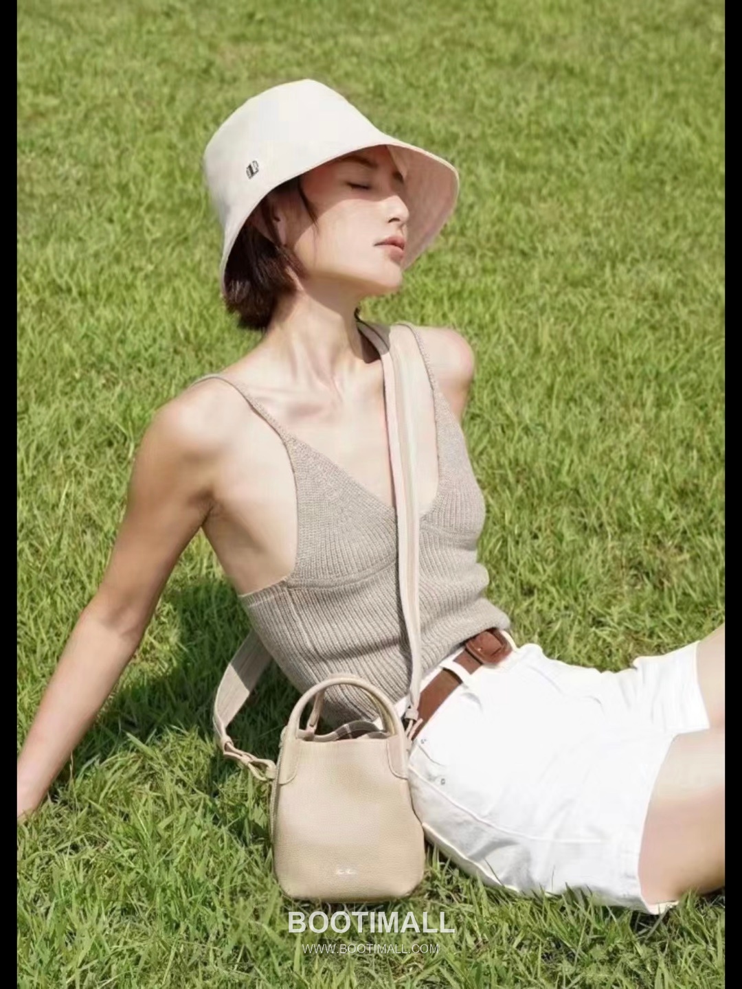 Loro Piana Bucket Calfskin Beige Bag 로로피아나 버킷 카프스킨 베이지 16cm 3