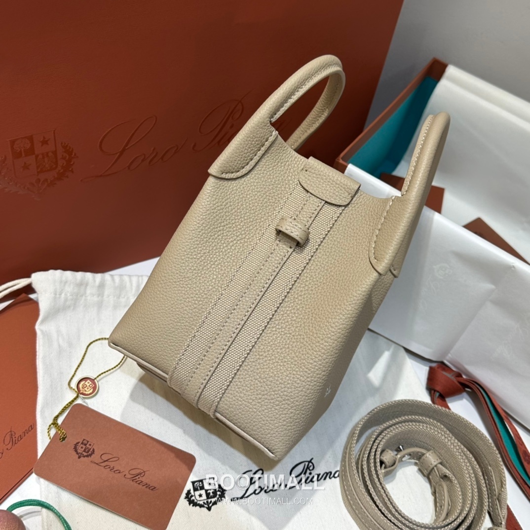 Loro Piana Bucket Calfskin Beige Bag 로로피아나 버킷 카프스킨 베이지 16cm 12