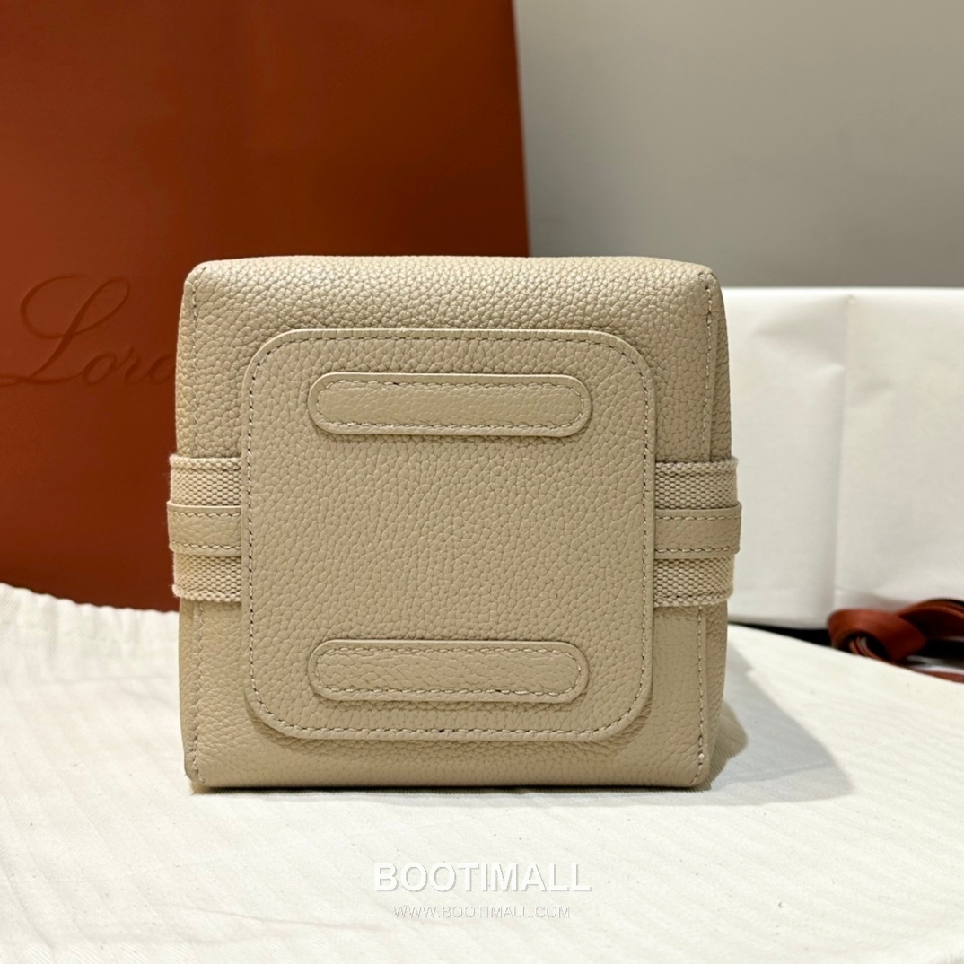 Loro Piana Bucket Calfskin Beige Bag 로로피아나 버킷 카프스킨 베이지 16cm 18
