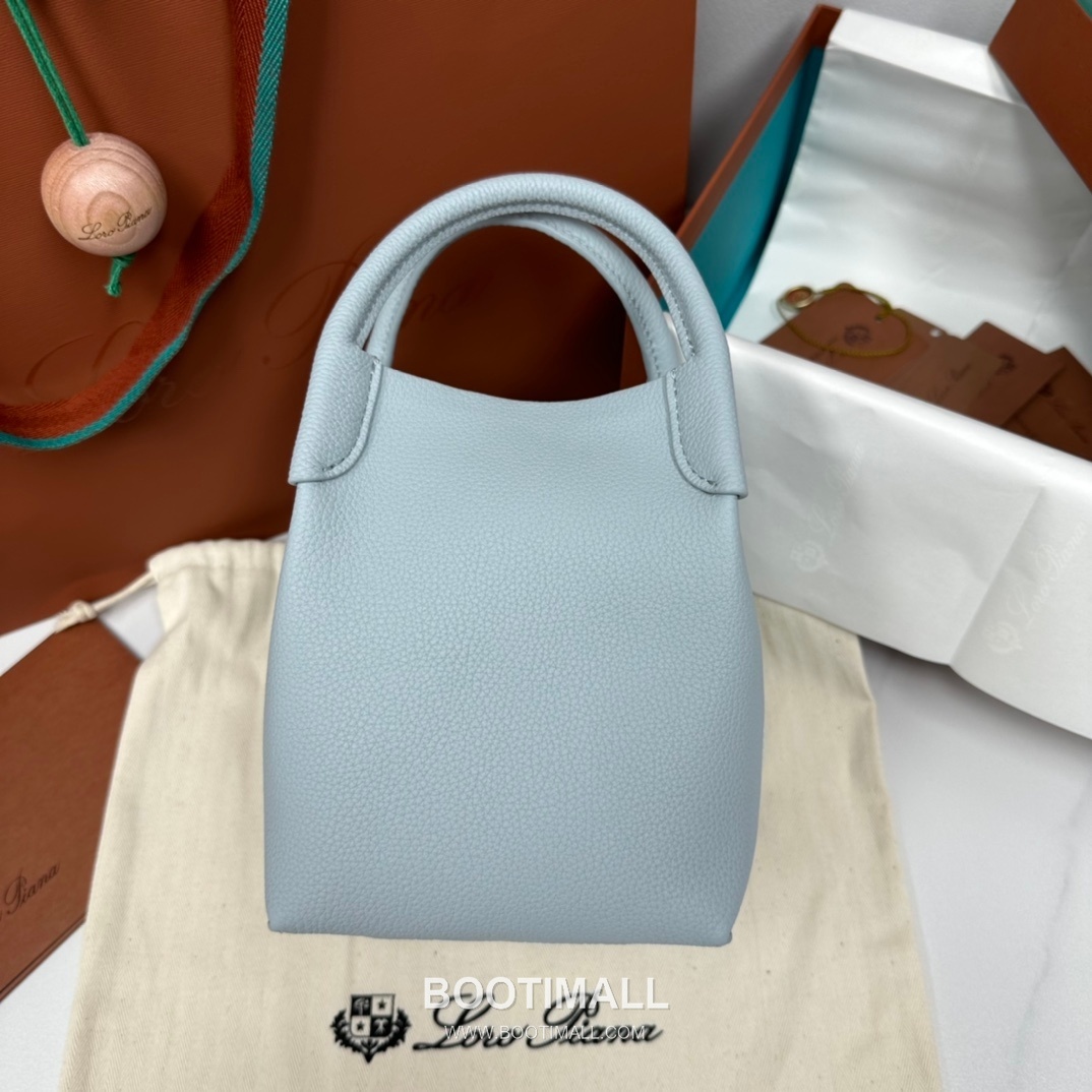 Loro Piana Pian Calfskin Light Blue Bucket Bag 로로피아나 Pian 카프스킨 라이트 블루 버킷백 4