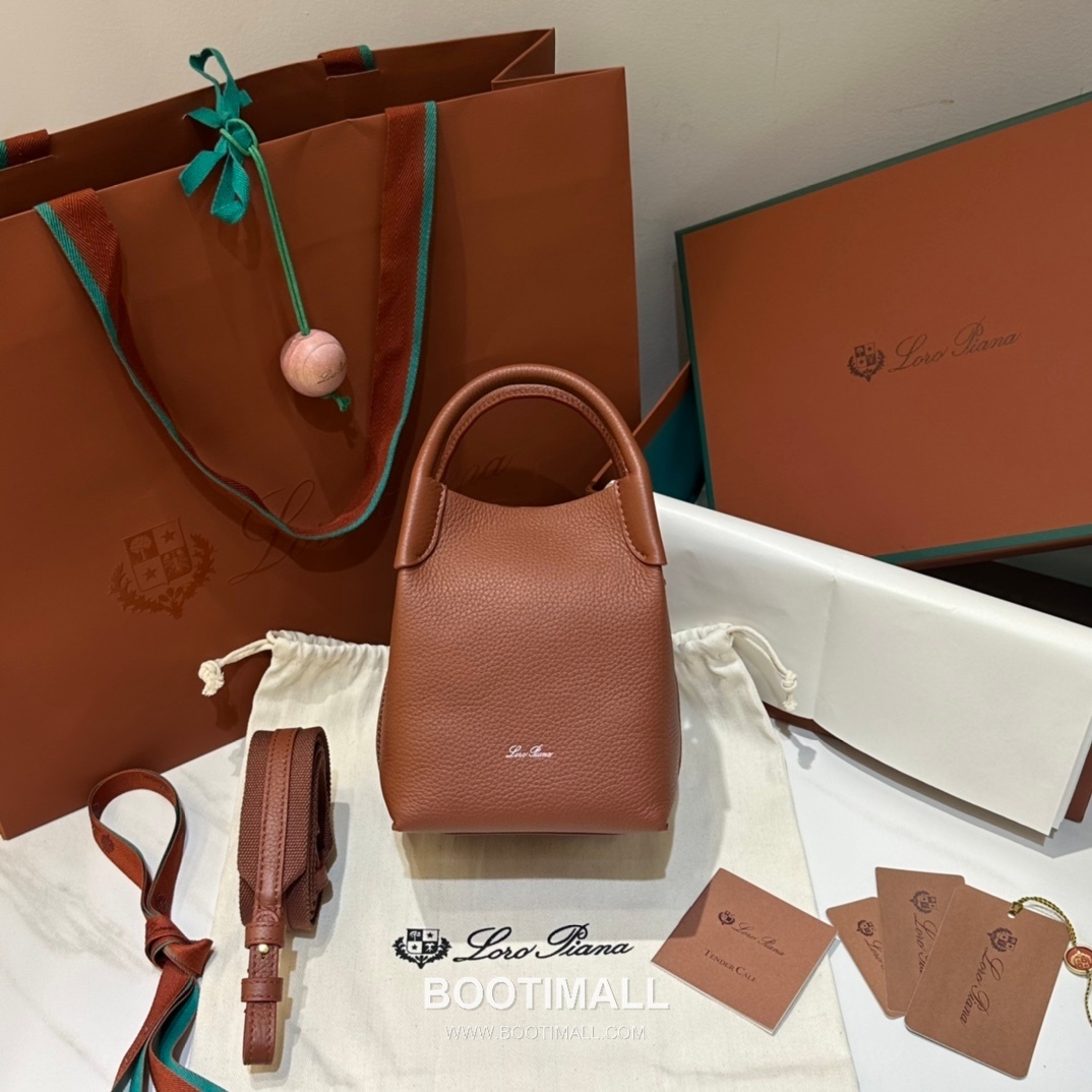 Loro Piana Micro Bale Bag Calfskin 로로피아나 마이크로 베일 카프스킨 버킷백 16cm 1