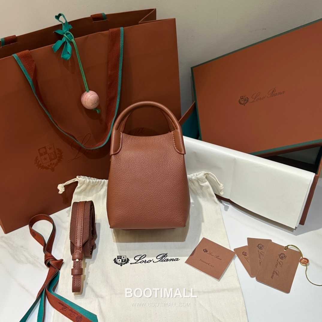 Loro Piana Micro Bale Bag Calfskin 로로피아나 마이크로 베일 카프스킨 버킷백 16cm 2