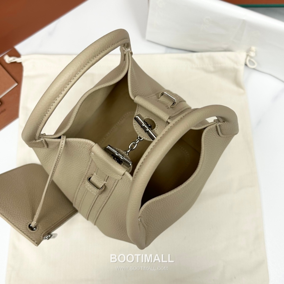 Loro Piana Bale Bag Medium Calfskin 로로피아나 베일 카프스킨 버킷백 21cm 11