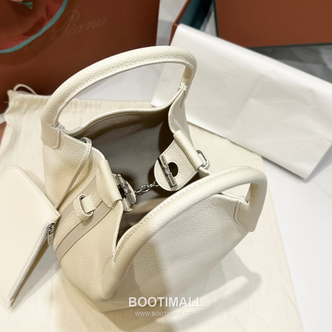 Loro Piana Bale Bag Medium Calfskin 로로피아나 베일 카프스킨 버킷백 21cm 14