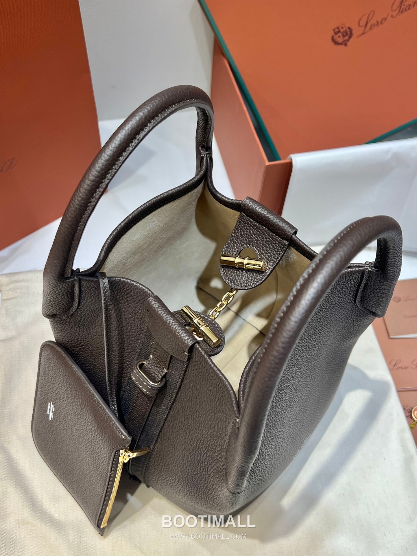 Loro Piana Bale Bag Medium Calfskin 로로피아나 베일 카프스킨 버킷백 21cm 12