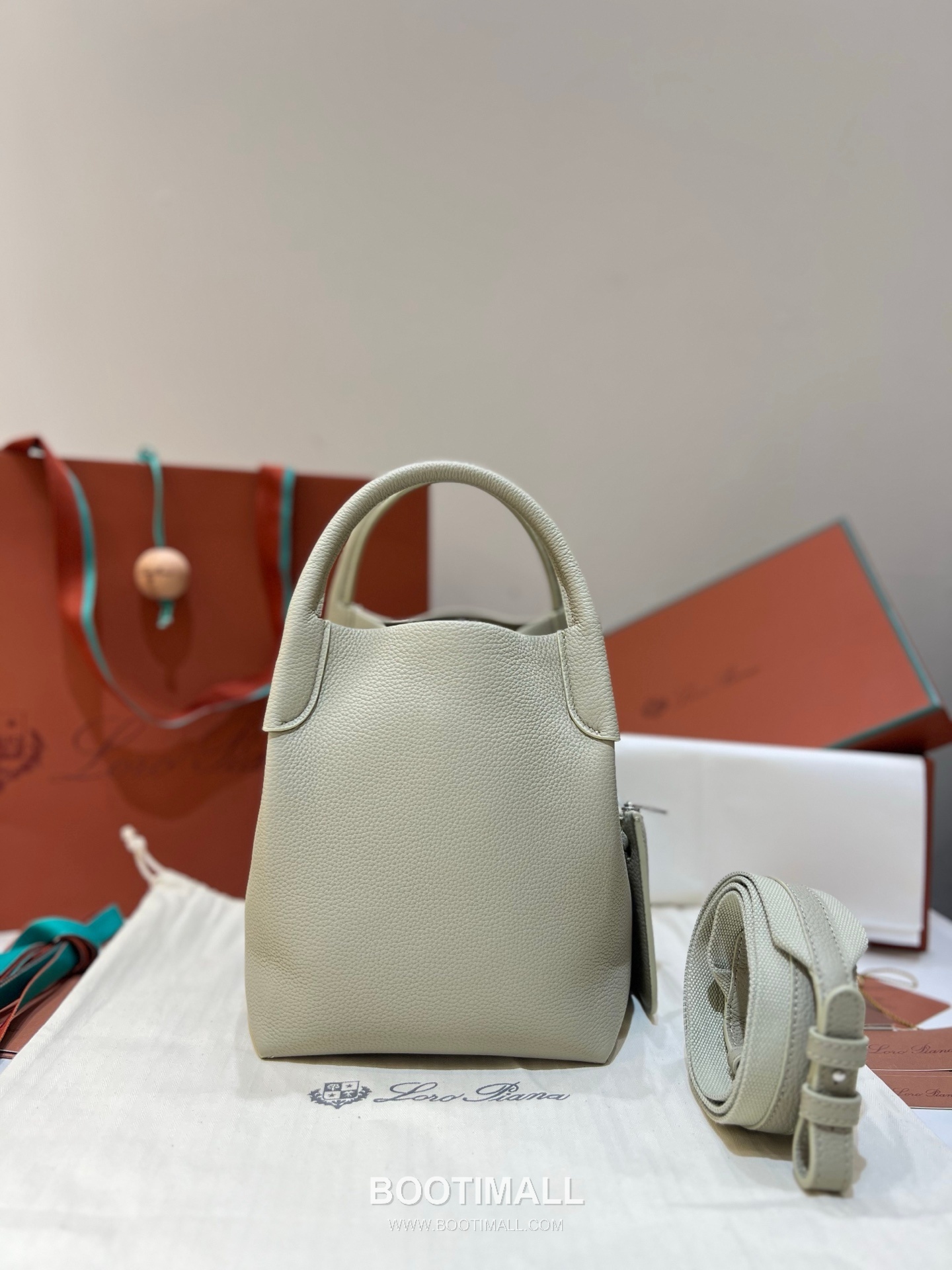 Loro Piana Bale Bag Medium Calfskin 로로피아나 베일 카프스킨 버킷백 21cm 2