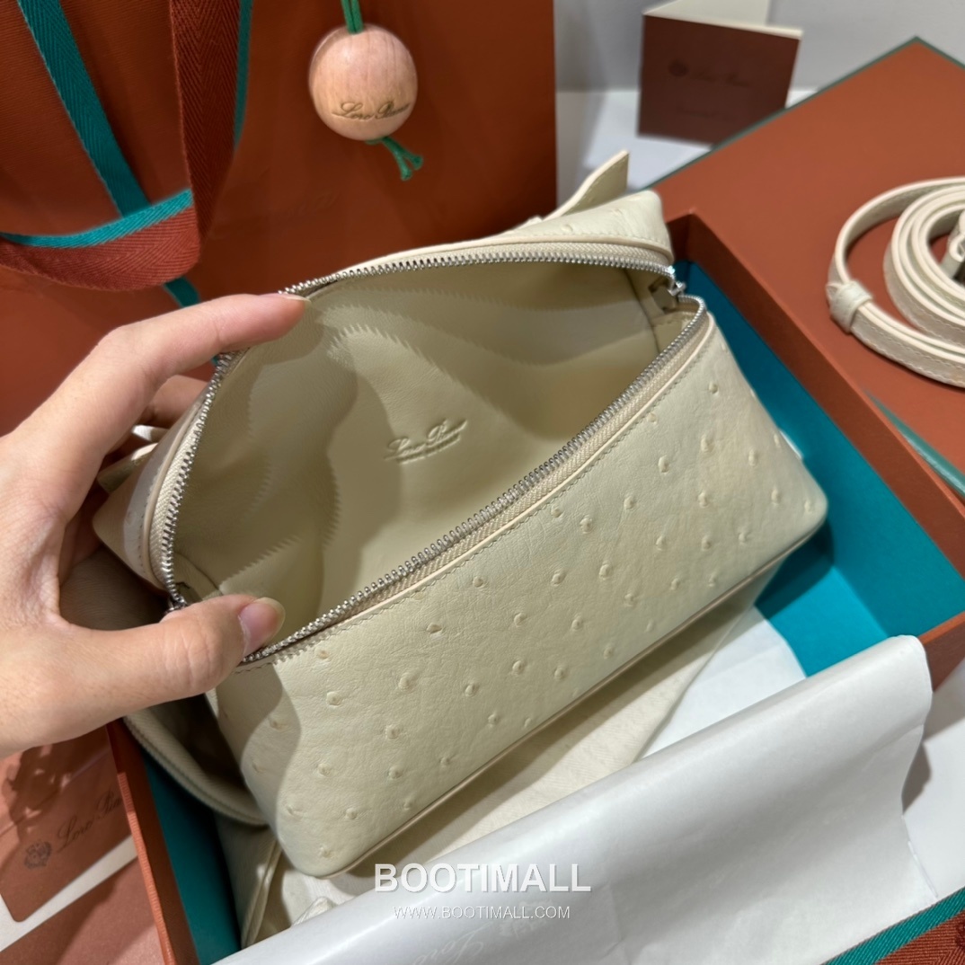 Loro Piana Extra Pocket L19 Ostrich Embossed Calfskin Bag 로로피아나 엑스트라 포켓 L19 오스트리치 엠보스 카프스킨 탑핸들 크로스백 19cm 6